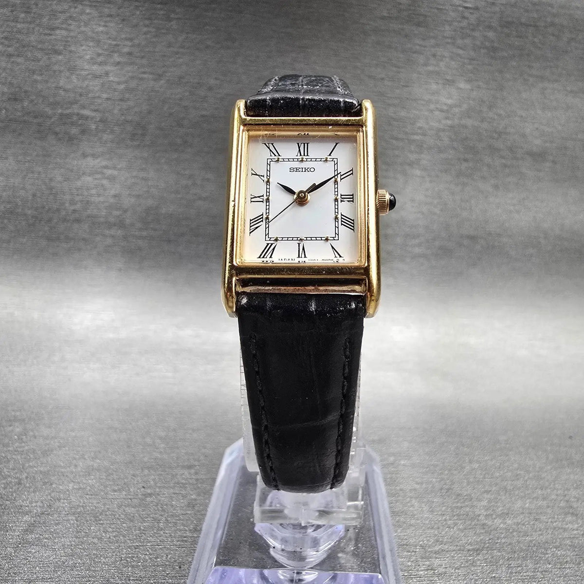 Seiko Tank Watch Women 18mm White Dial Gold Tone Rectangle 1N01-0LK0 New Batt JP5