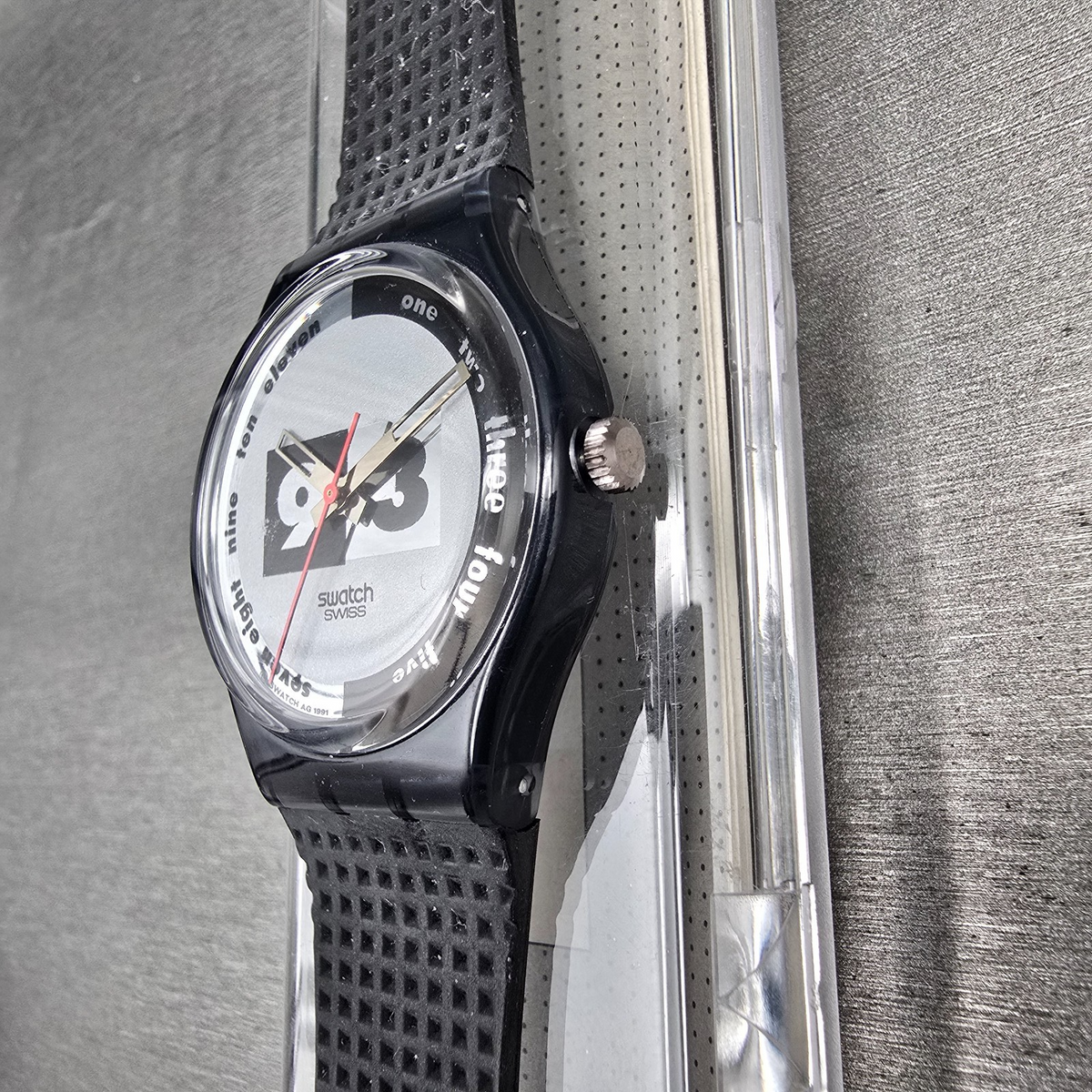 Swatch Nüni Watch Men 34mm Silver Dial Black Tone Round GM108 New Battery NOS4