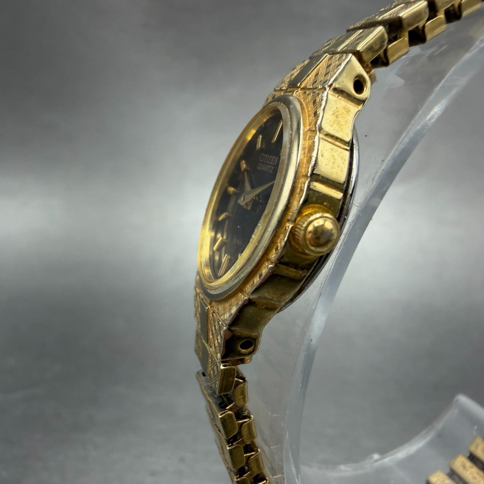 Citizen Watch Women 17mm Black Dial Gold Tone Oval 5920-S96494 New Battery VTG2