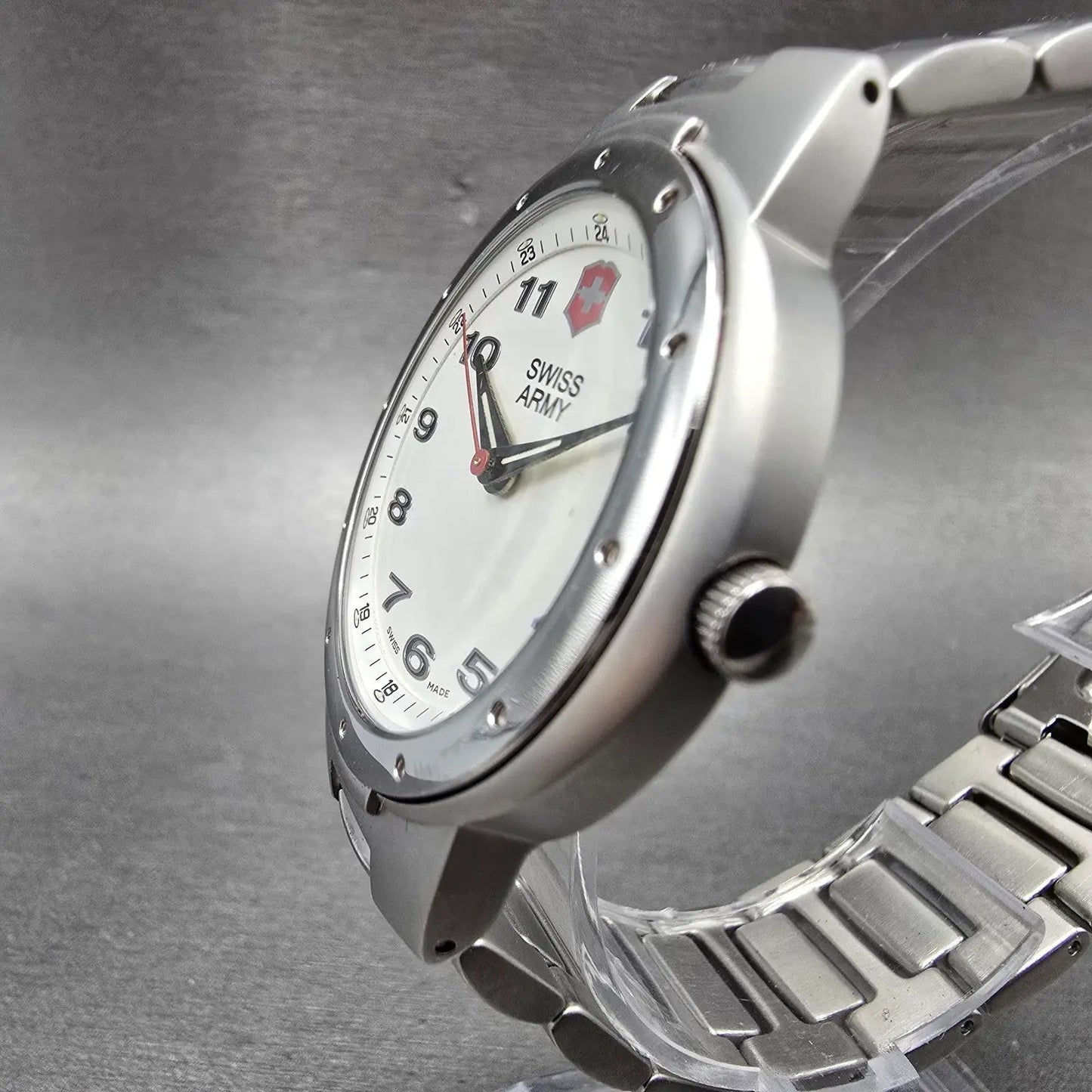 Victorinox Swiss Army Valiant Watch Men 40mm White Dial Silver Tone Date New Bat2