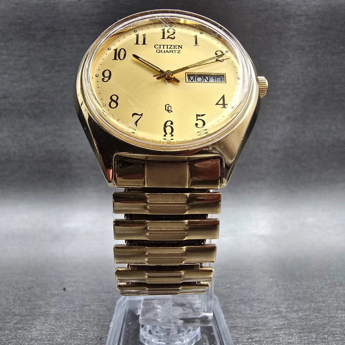 Citizen CQ Watch Men 35mm Gold Dial Gold Tone Daydate 1100-S63812 New Battery JL5
