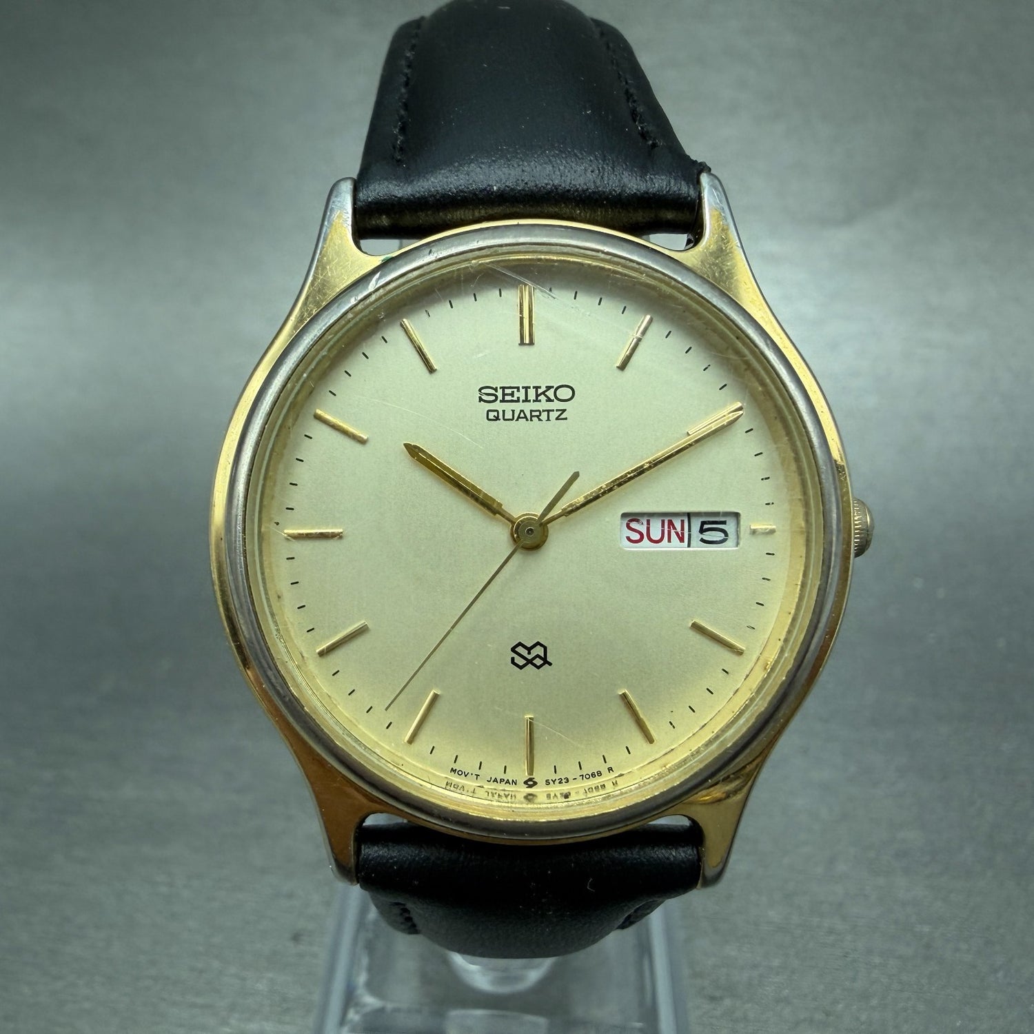 Seiko SQ Watch Men 34mm Champagne Dial Gold Tone Daydate 5y23-7030 New Battery G0