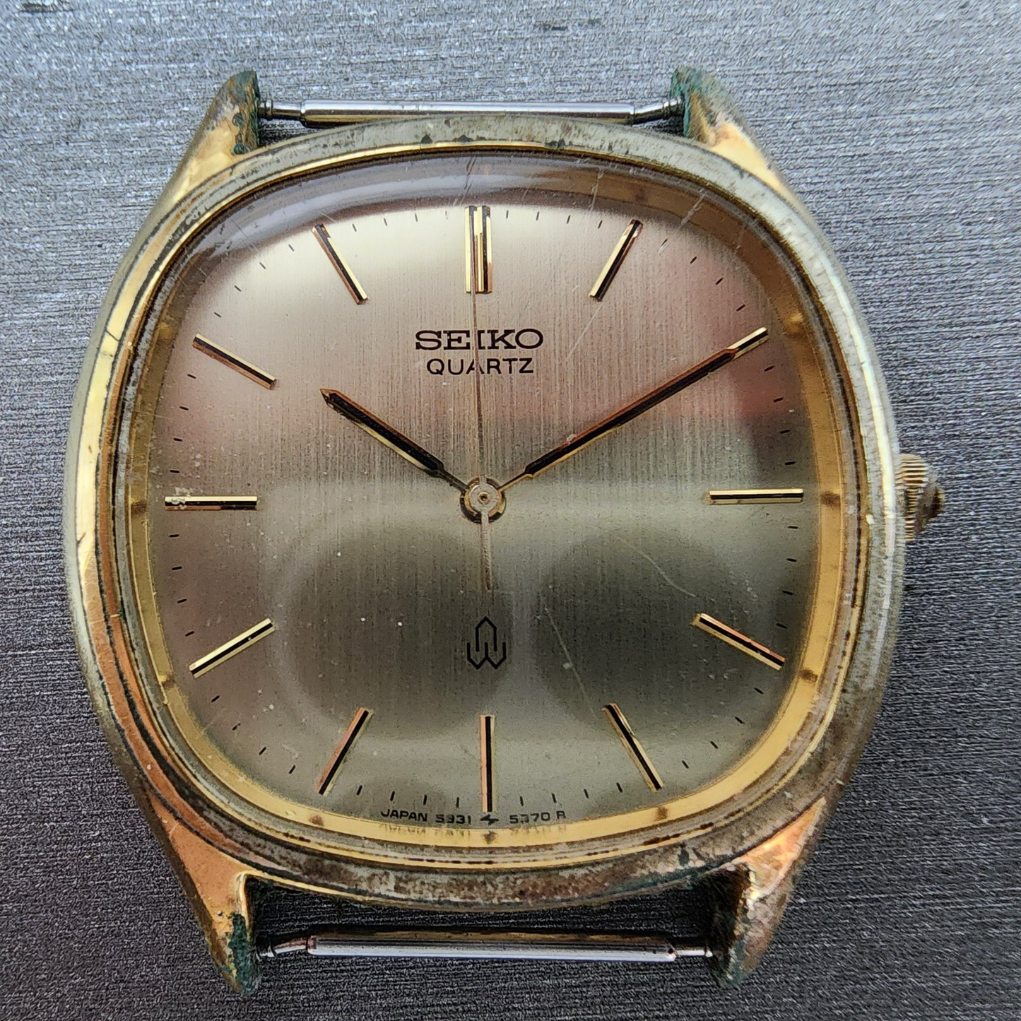 Seiko Watch Men 33mm Champagne Dial Gold Tone Rectangle 5931-5330 New Battery