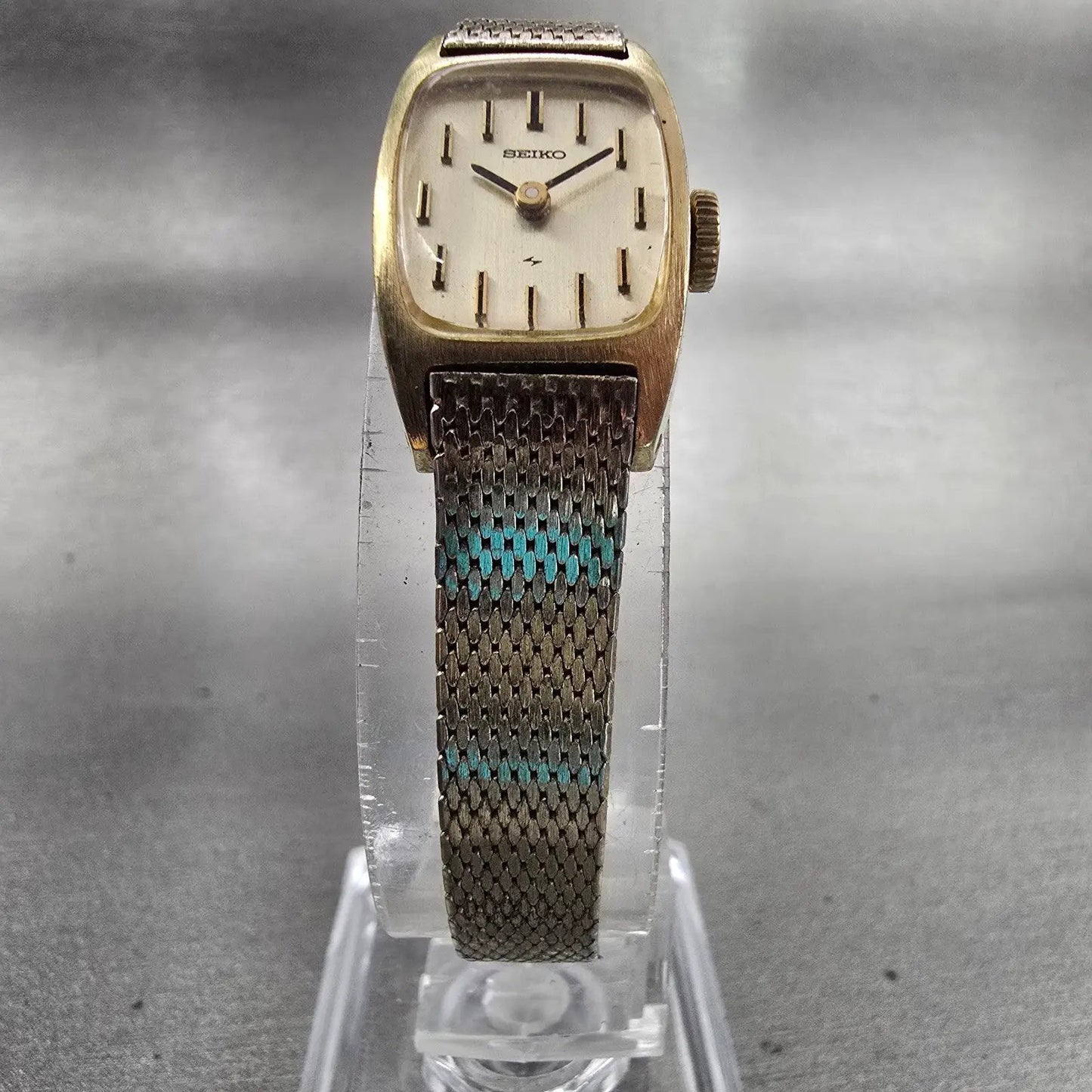 Seiko Watch Women 15mm Gold Dial Gold Tone Oval 11-3089 VTG Mechanical Works5
