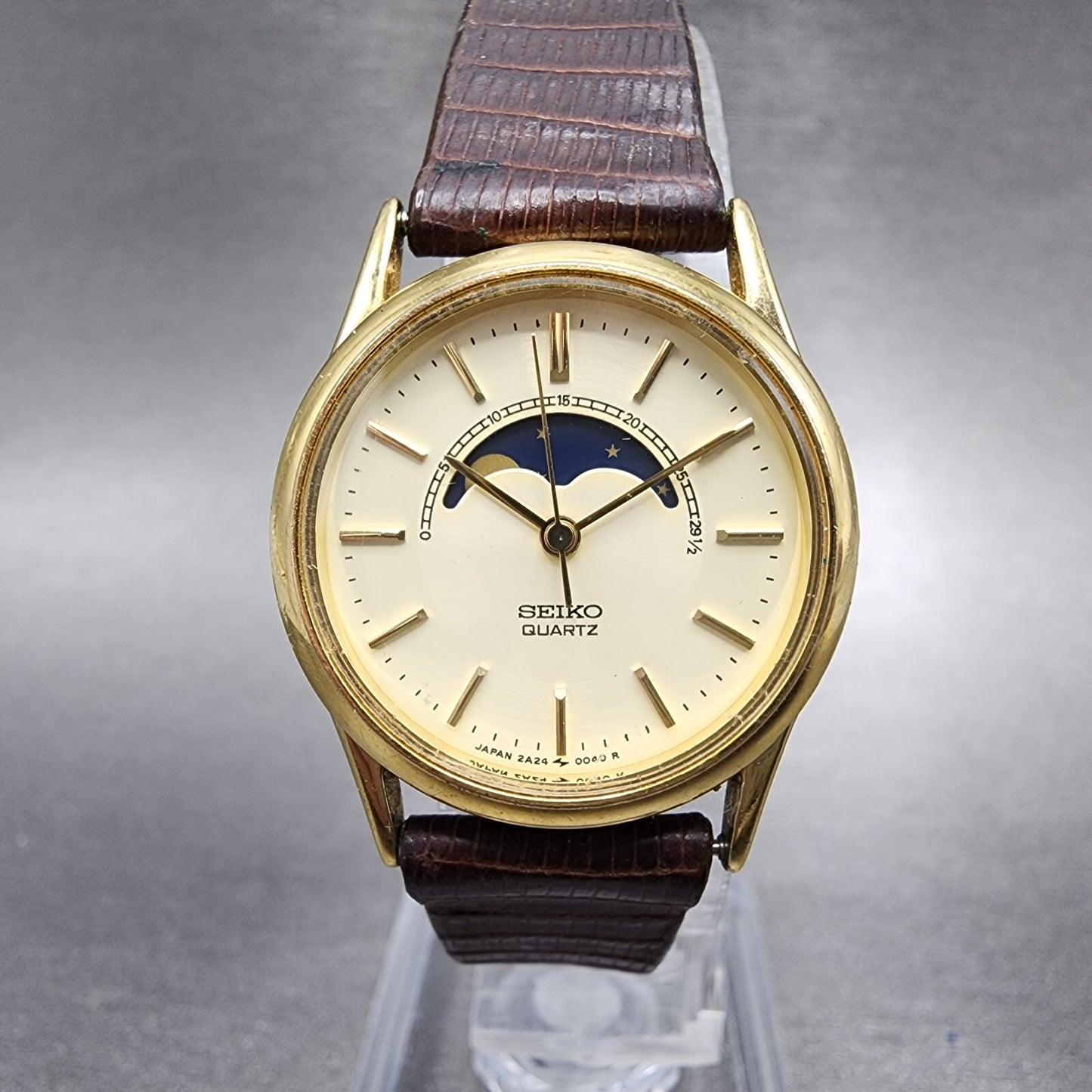 Seiko Moonphase Watch Women 25mm Champange Dial Gold Tone 2A240048 New Battery0