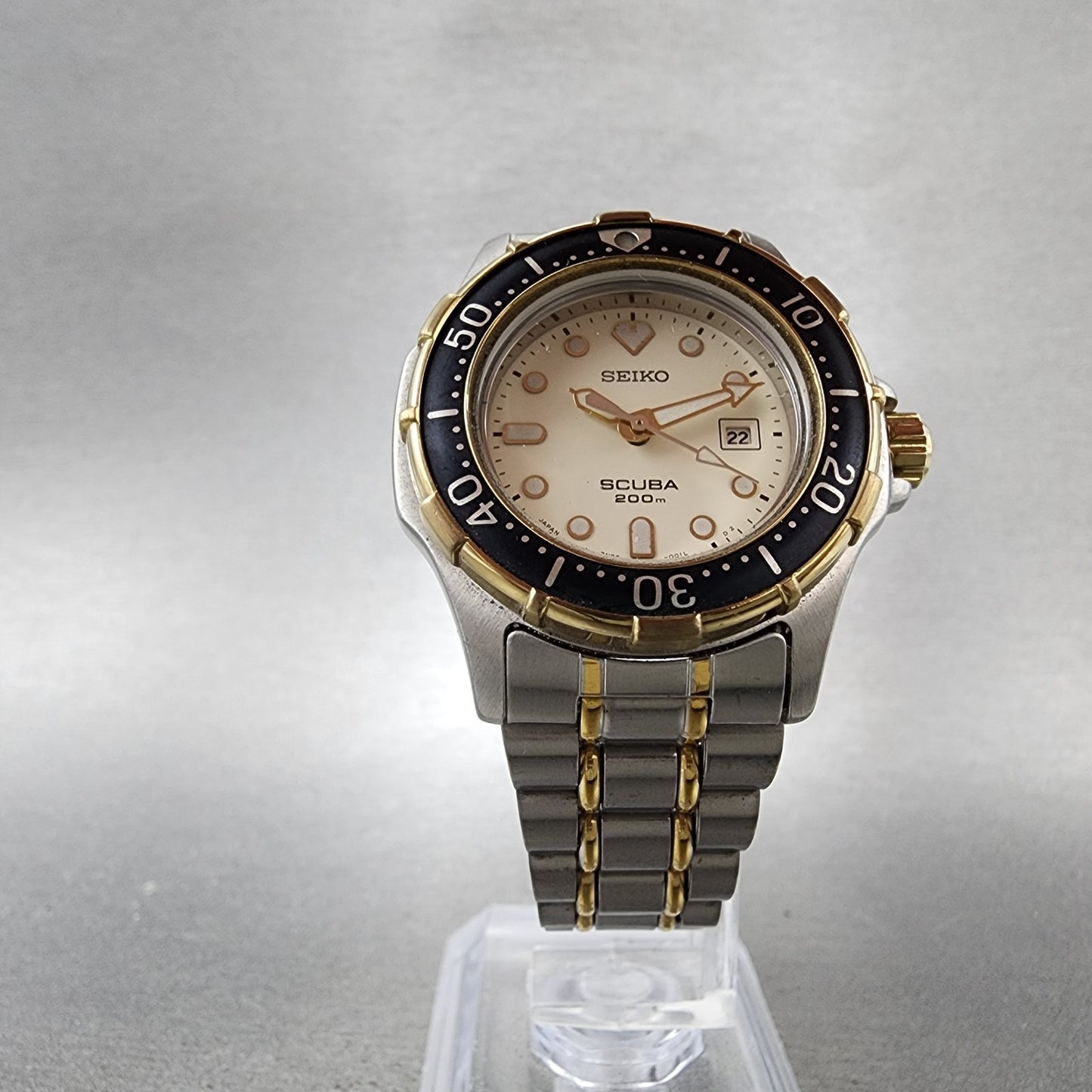 Seiko Diver Watch Women 32mm White Dial Two Tone Date Round 7N85001A New Batt4