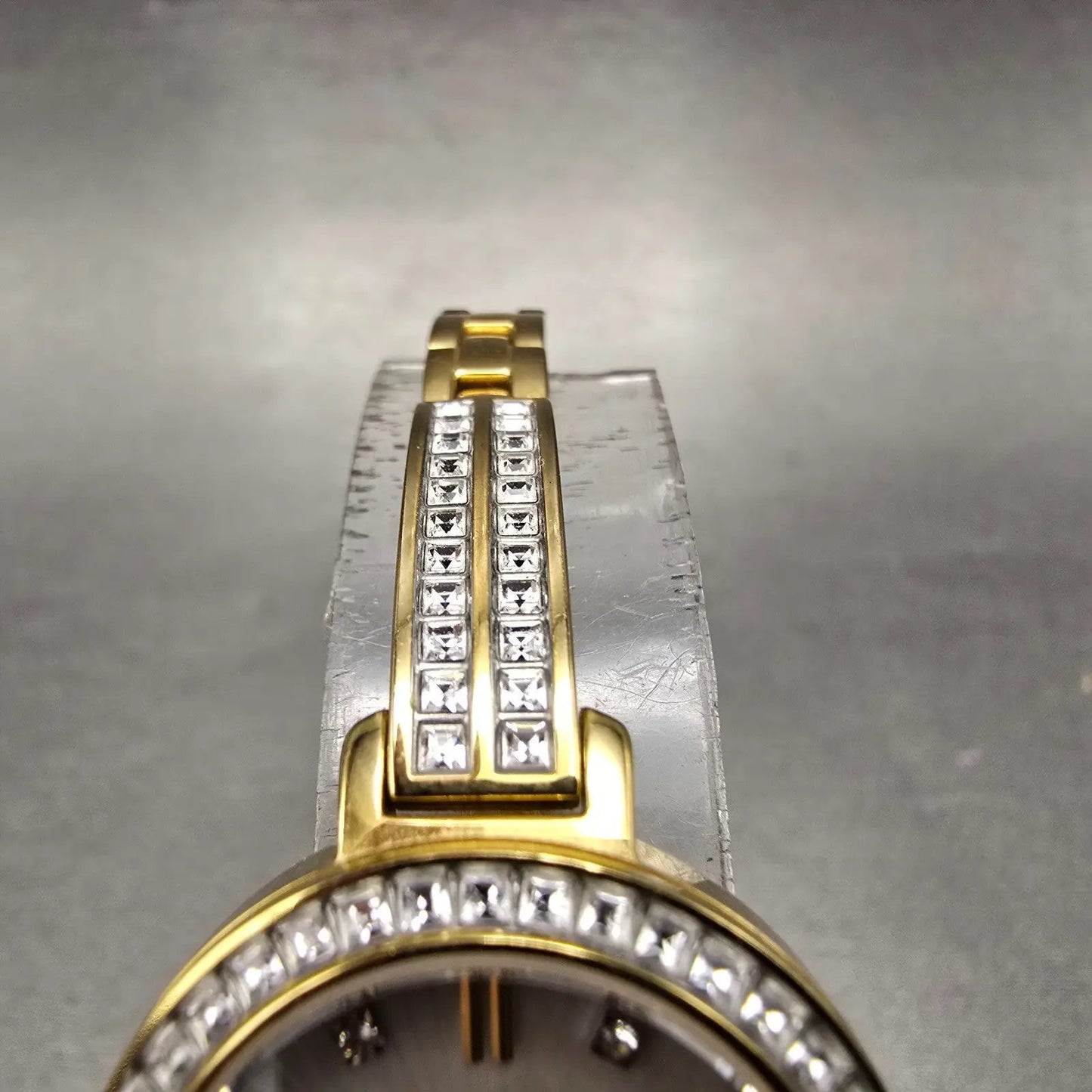 Citizen Eco-Drive Watch Women 25mm MOP Dial Gold Tone Round E031-S122694 Runs HM4