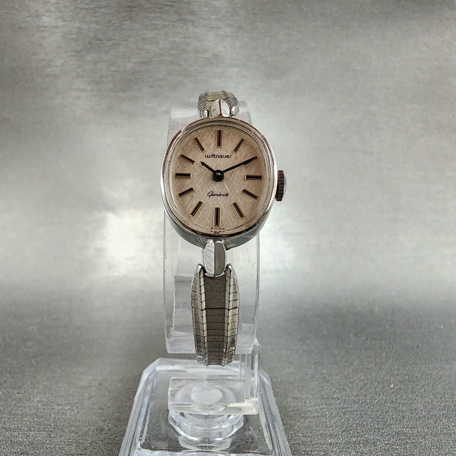 Wittnauer Geneve Watch Women 17mm Silver Dial Silver Tone NOS Oval Manual Wind6