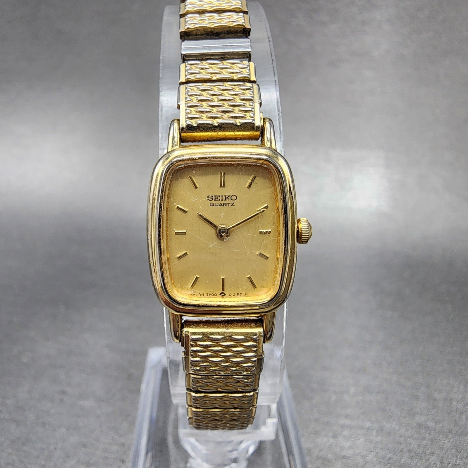 Seiko Watch Women 17mm Gold Dial Gold Tone Rectangle 2Y005B49 New Battery0