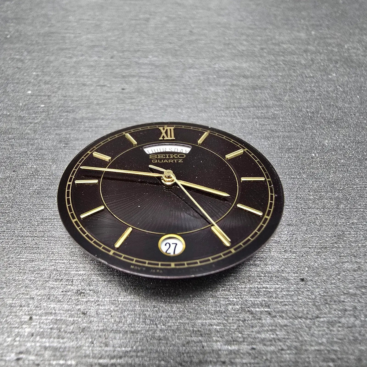 Seiko 7N43A Quartz Movement Daydate W/Dial And Hands Vintage Broken2