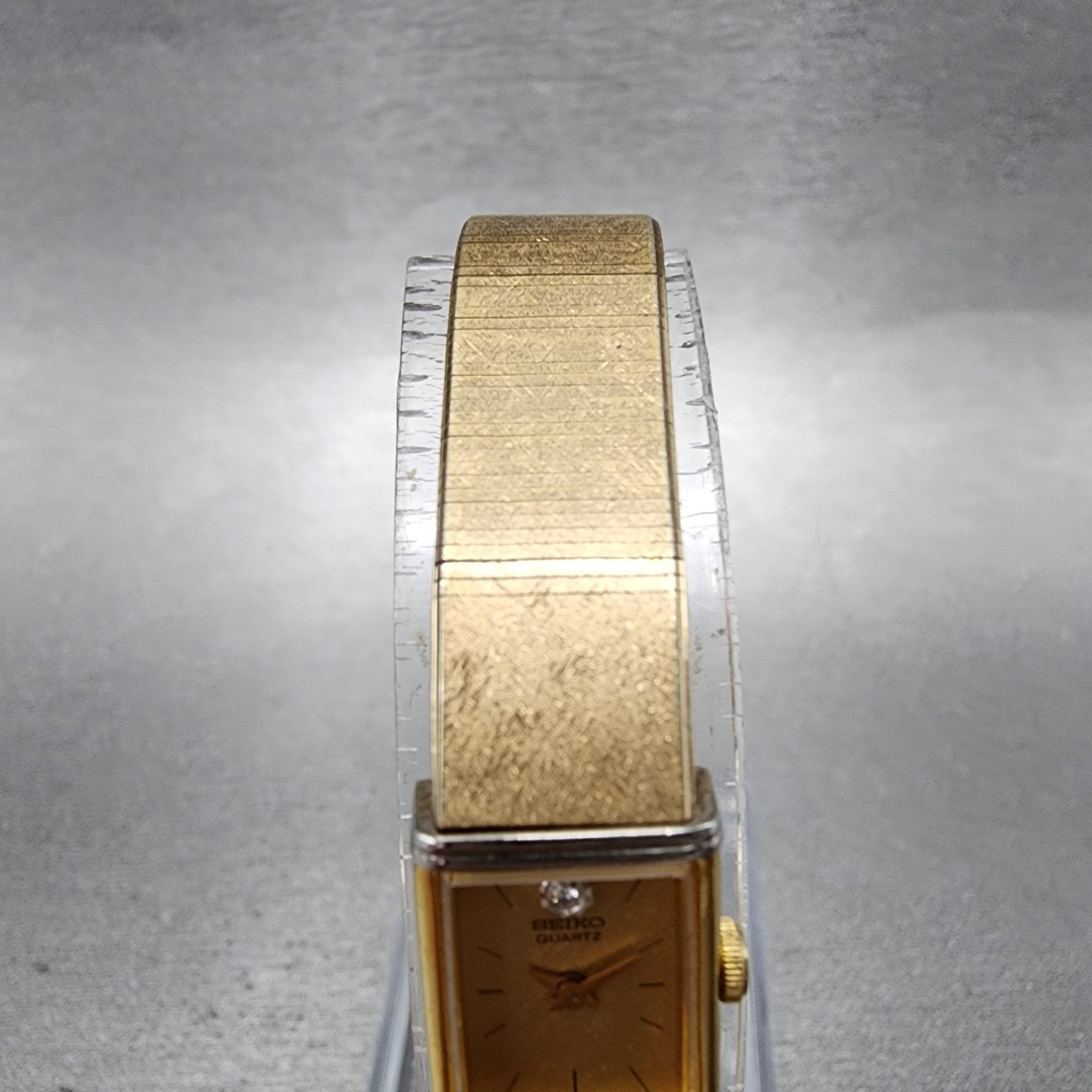 Seiko Tank Watch Women 12mm Champagne Dial Gold Tone 2e205409 New Battery4