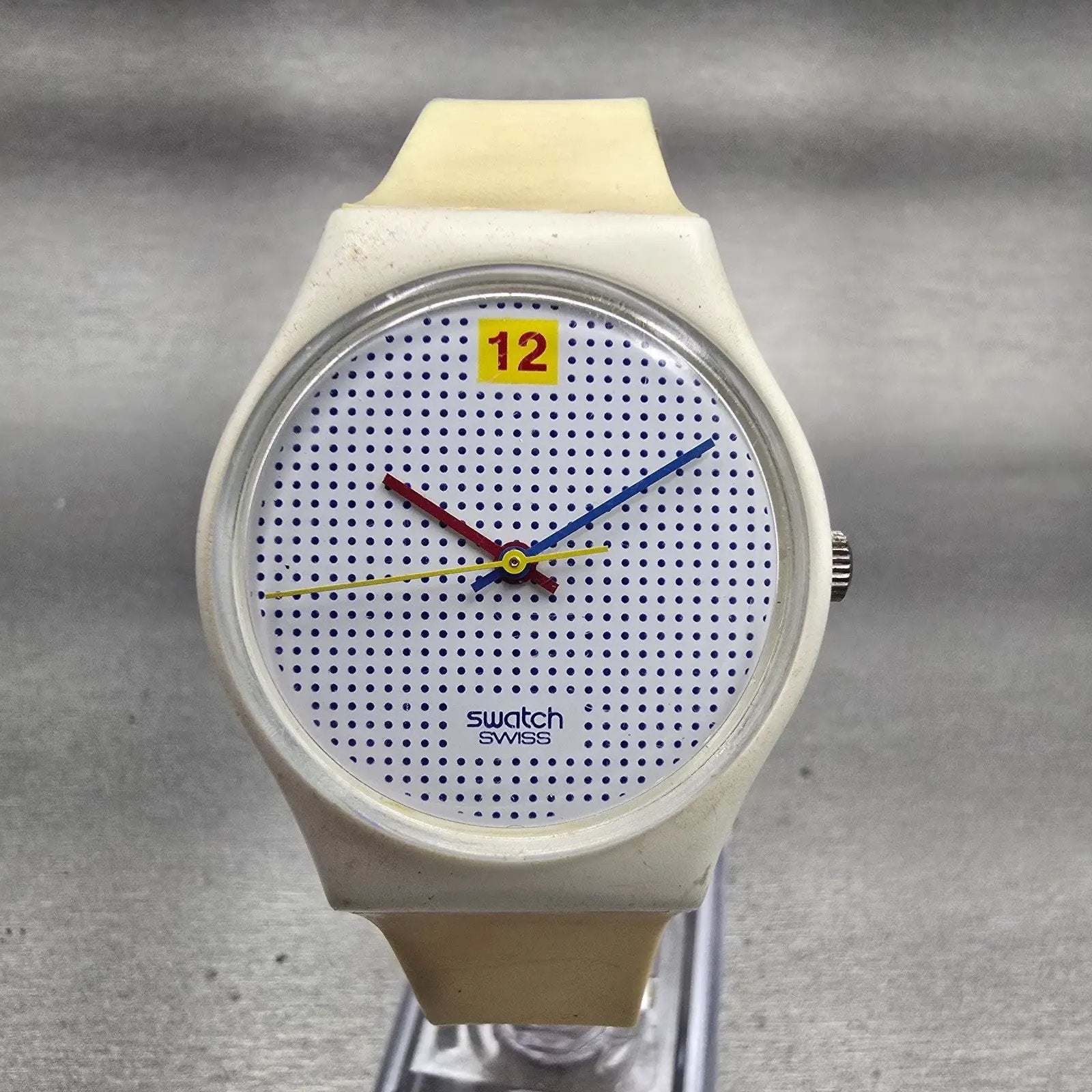 Swatch DOTTED SWISS Watch Men White Dial White Tone Round GW104 New Battery VTG0