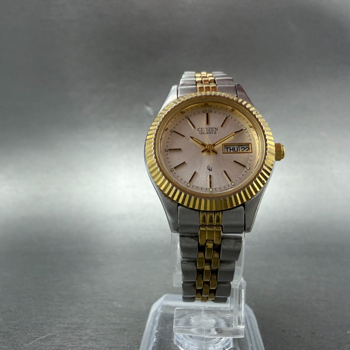 Citizen CQ Watch Women 25mm Silver Dial Two Tone Daydate 6000-R00413 New Batt KL5