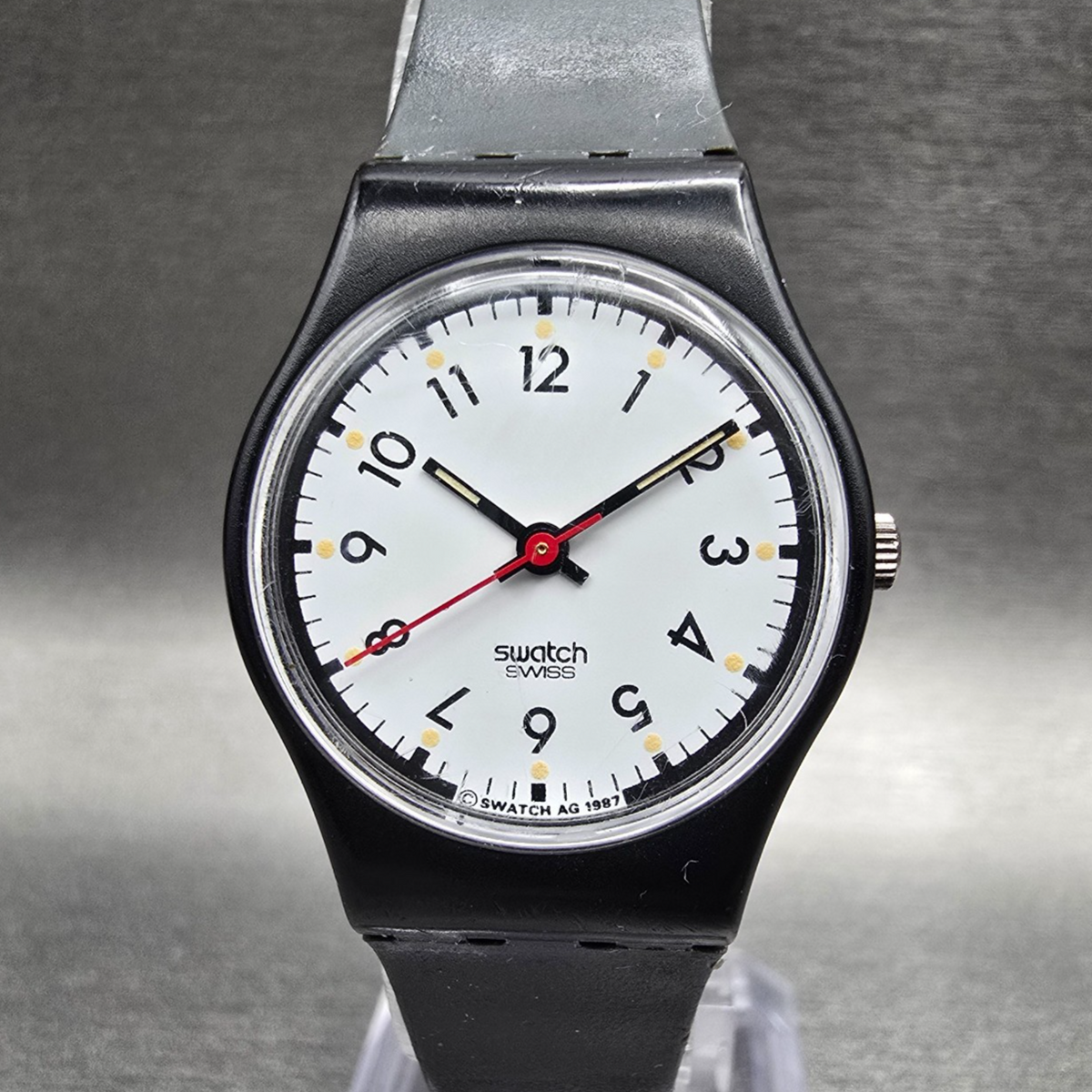 Swatch Classic Two Watch Women 25mm White Dial Black Tone Round LB116 New Batt0