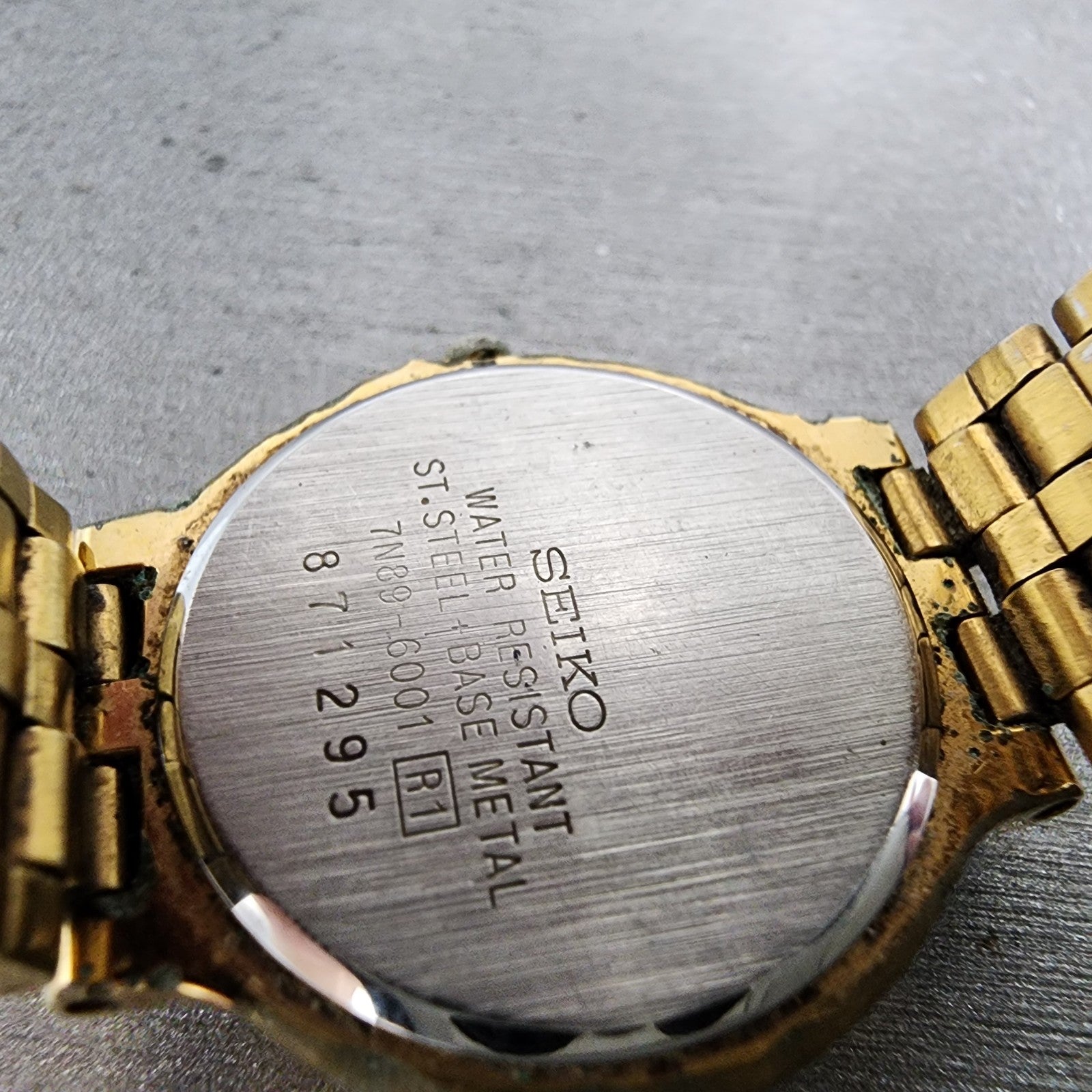 Seiko Watch Women 25mm White Dial Gold Tone Date Round 7n896001 New Battery9