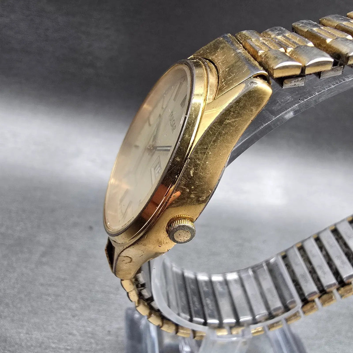 Seiko Pulsar Watch Men 34mm Champagne Dial Gold Tone Daydate V533-7A30 New BattC2