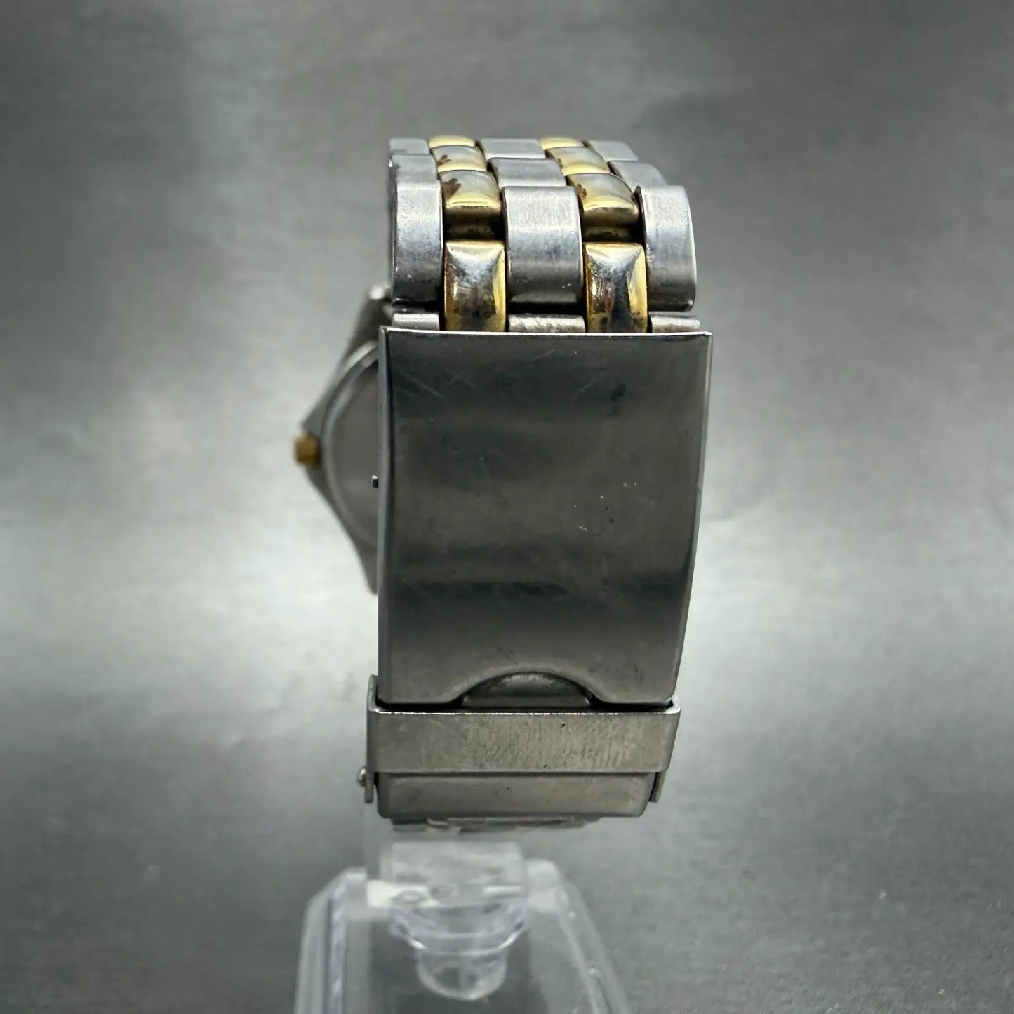 48009718