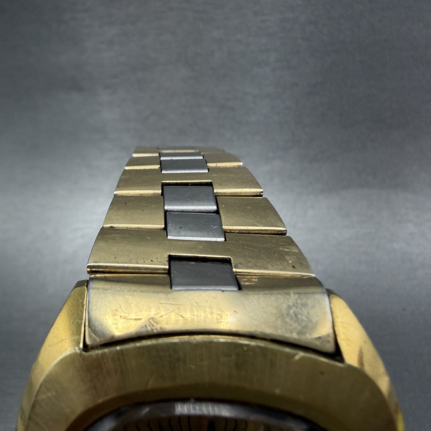 Seiko Automatic Watch Men 39mm Gold Dial Gold Tone Daydate Oval 70065009 Runs A4