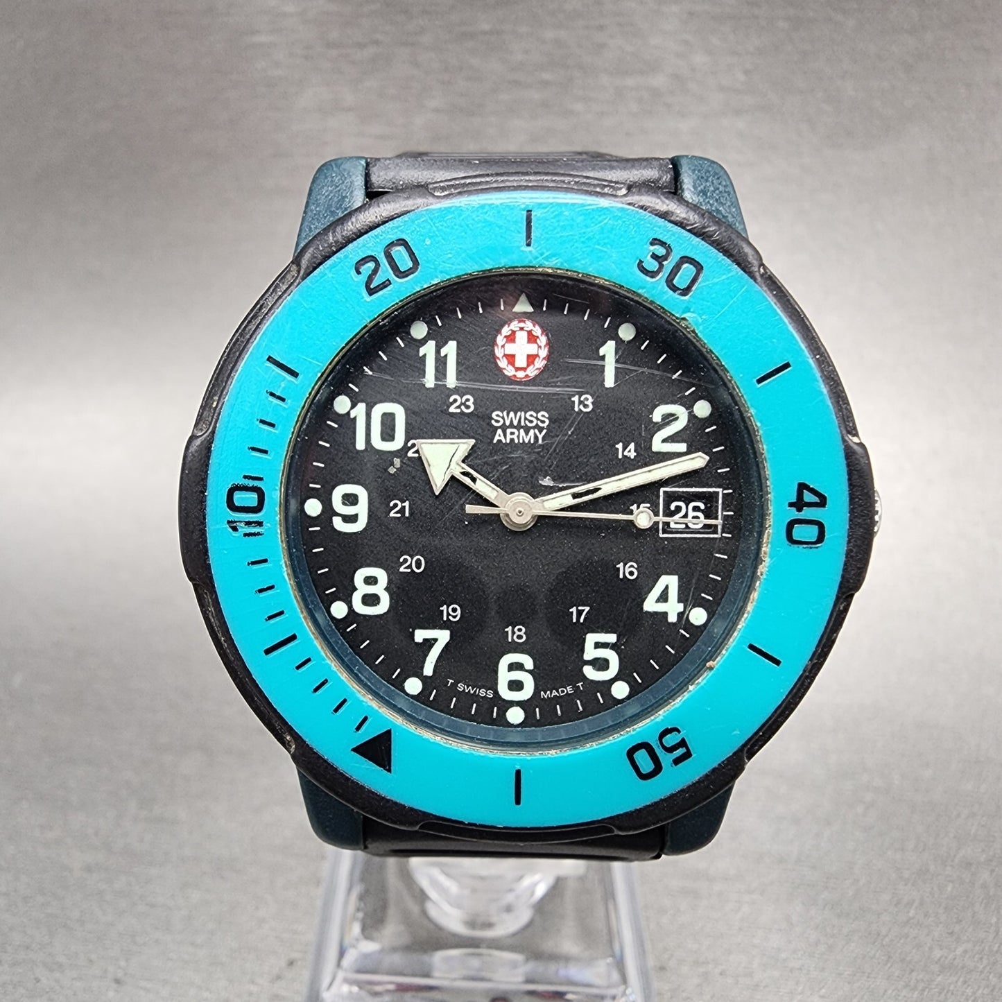 Victorinox Swiss Army Striker Watch Men 40mm Black Dial Blue Tone Date New Batt0