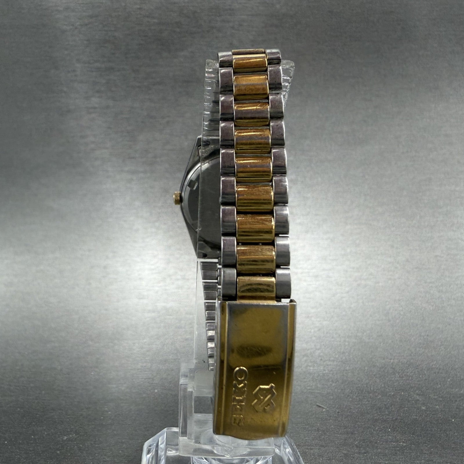 Seiko SQ Watch Women 24mm Gold Dial Two Tone Daydate Round 3E23-0A60 New Batt YU7