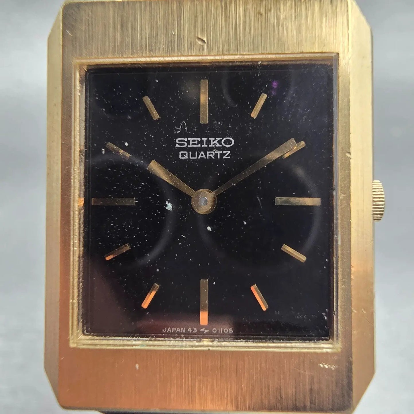 Seiko Watch Men 23mm Black Dial Gold Tone Rectangle 43-3049 New Battery Vintage1