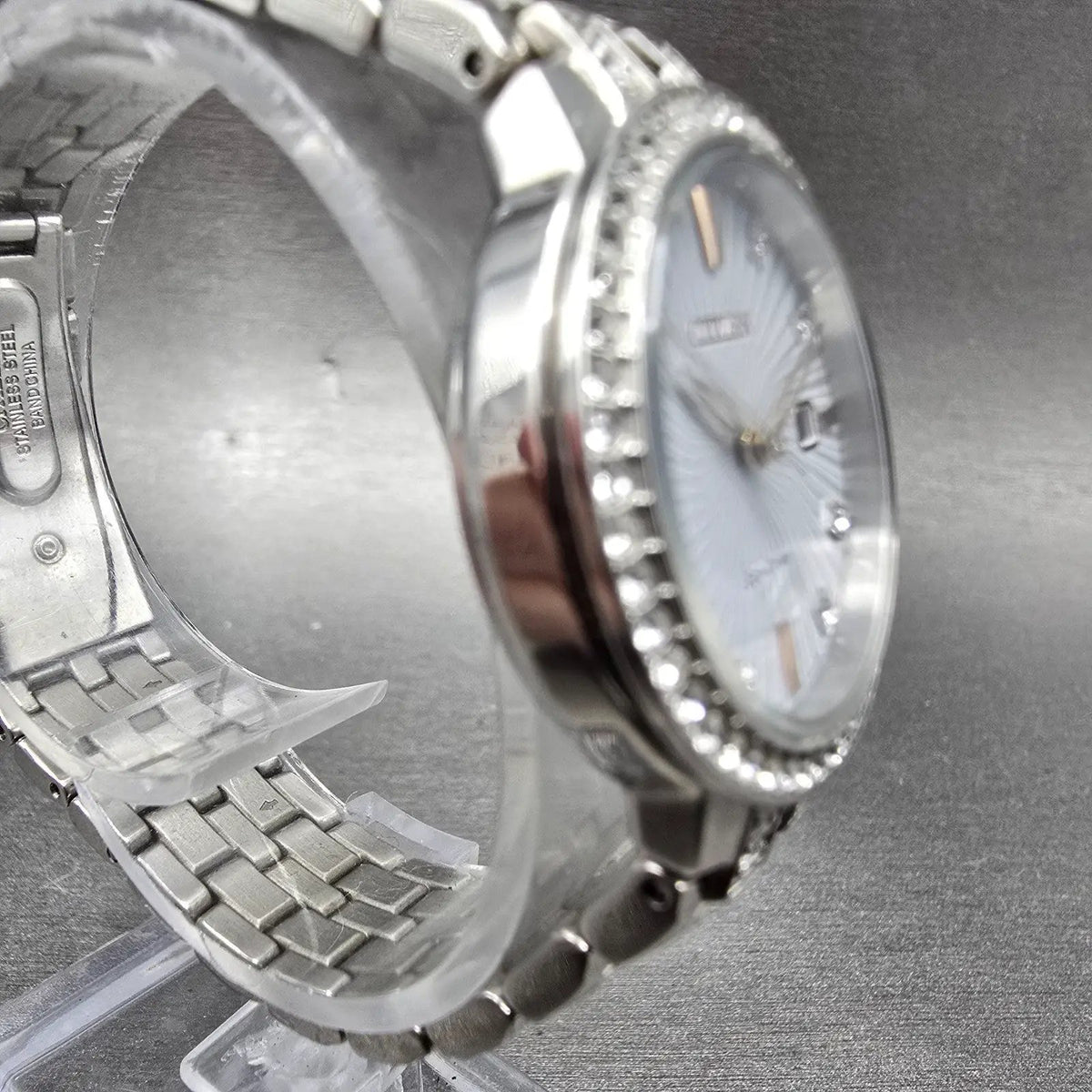 Eco-Drive Silhouette Crystal Watch Women 28mm White Dial Silver Date EW2340-58A3
