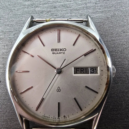 Seiko Watch Men 32mm Silver Dial Silver Tone Daydate Round 7123-7090 PARTS VTG2