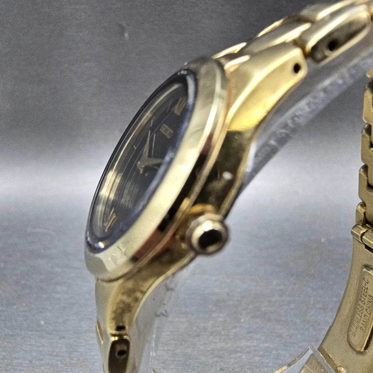 Seiko Solar Watch Women 26mm Black Dial Gold Tone Round V115-0AJ0 Works2
