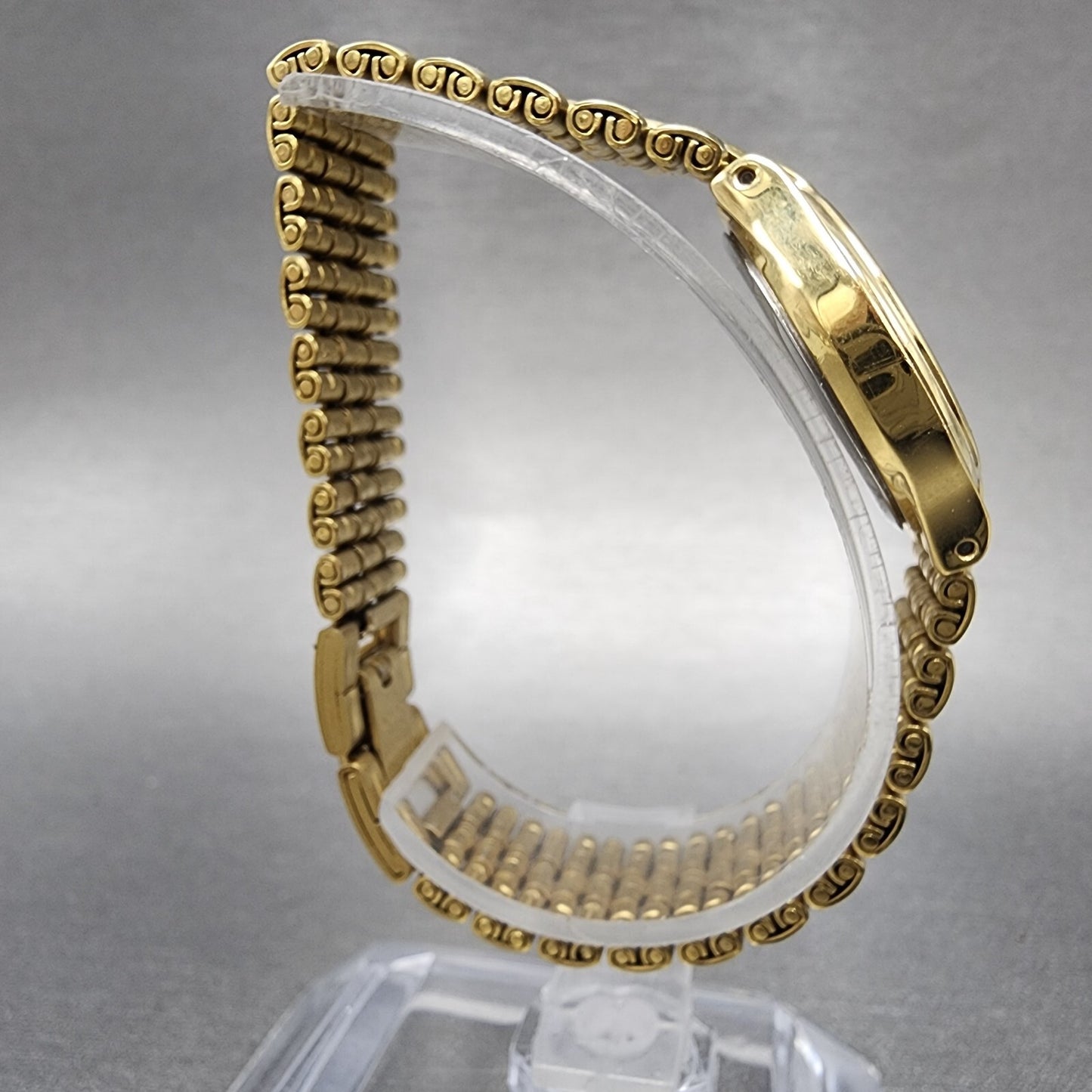 Bulova Watch Women 24mm Champagne Dial Gold Tone Date 97M02 New Battery8
