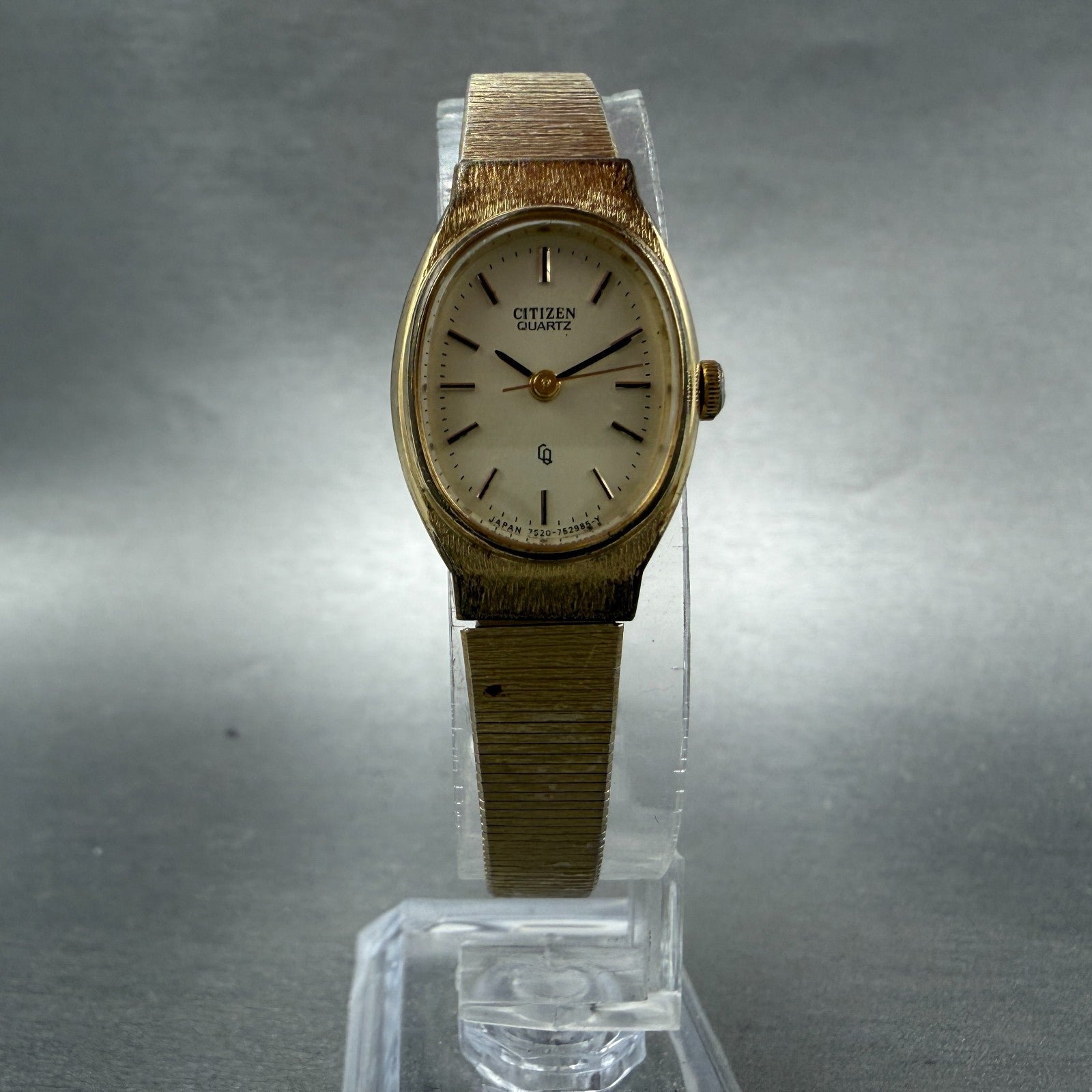 Citizen CQ Watch Women 18mm Champagne Dial Gold Tone Oval 4-752112 New Battery5