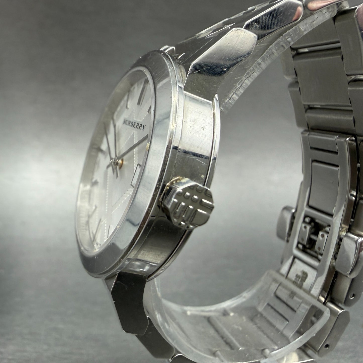 Burberry Watch Women 35mm Silver Dial Silver Tone Date Round BU9144 New Battery2