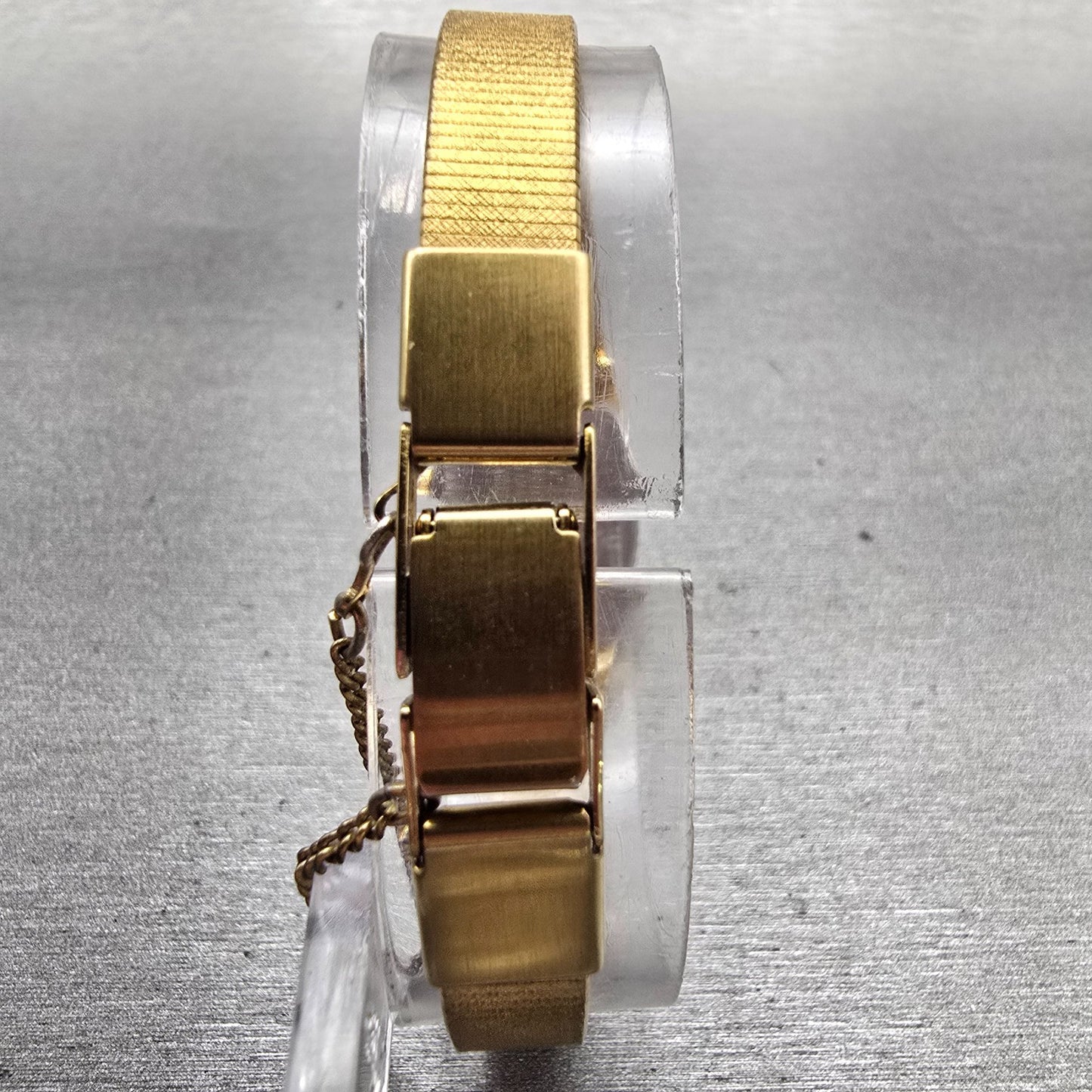 Citizen Watch Women 18mm Champagne Dial Gold Tone Oval 2030-205308 New Battery7