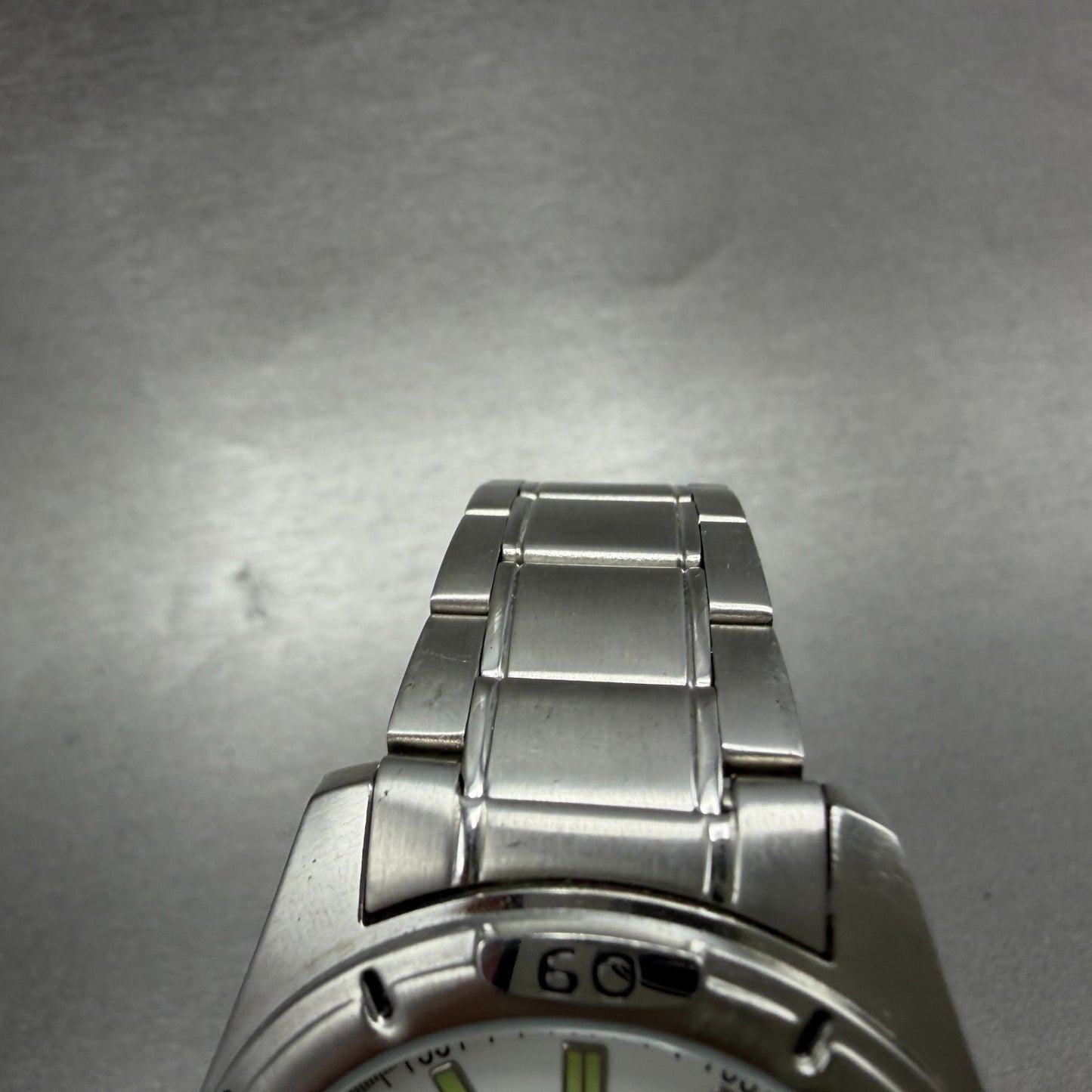 Casio Dive Watch Men 41mm White Dial Silver Tone Date Round MTP-1244 New Batt 7Q4
