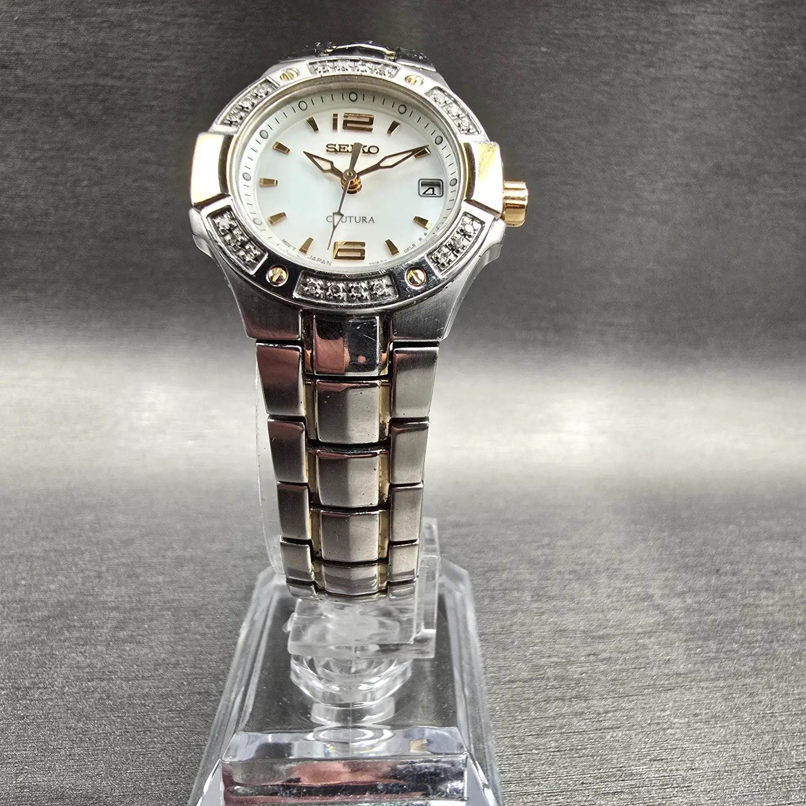 Seiko Coutura Watch Women 26mm MOP Dial Two Tone Date Diamond 7N82-0CG0 New Batt5