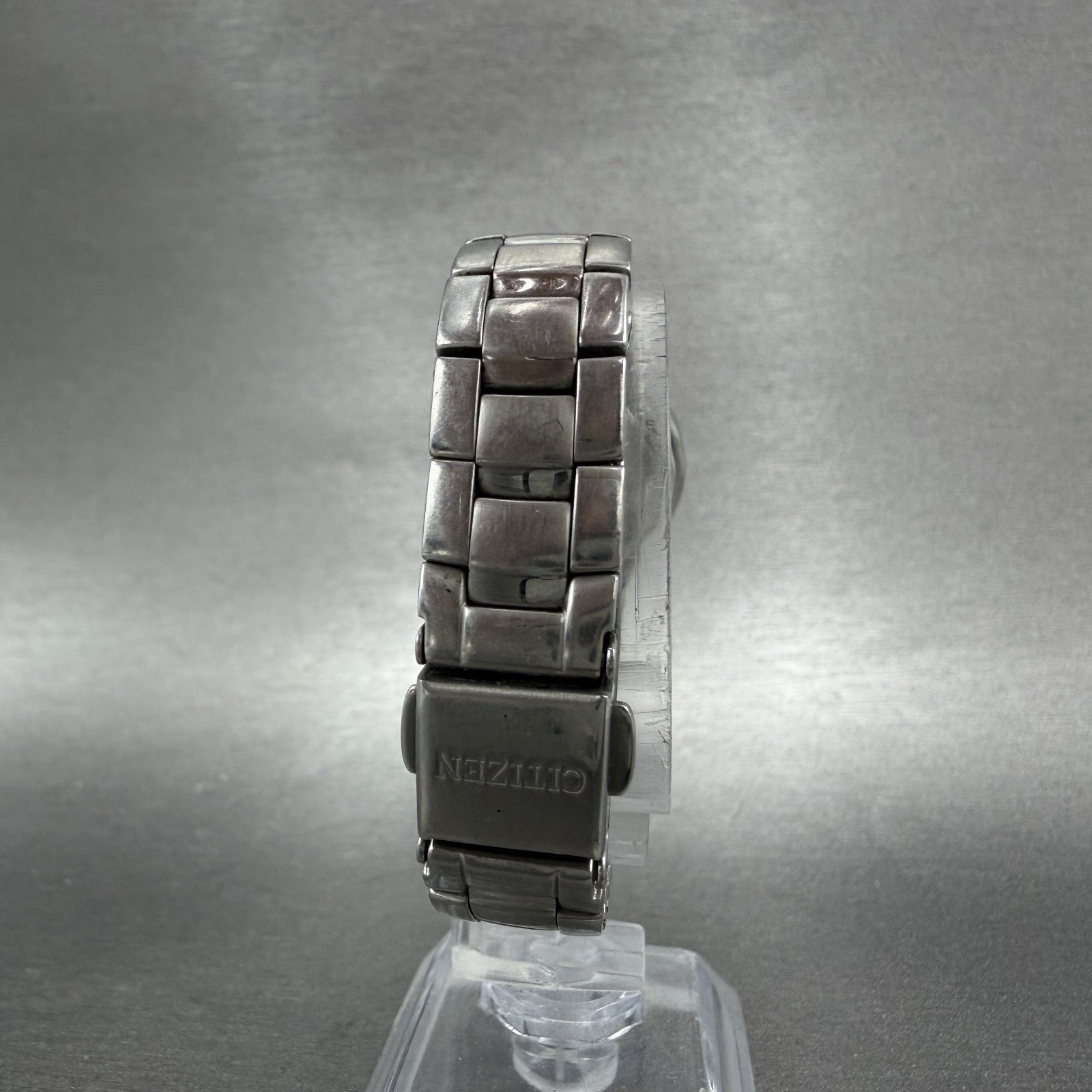 Citizen Eco-Drive Watch Women 25mm Gray Dial Silver Tone Daydate Round Runs7