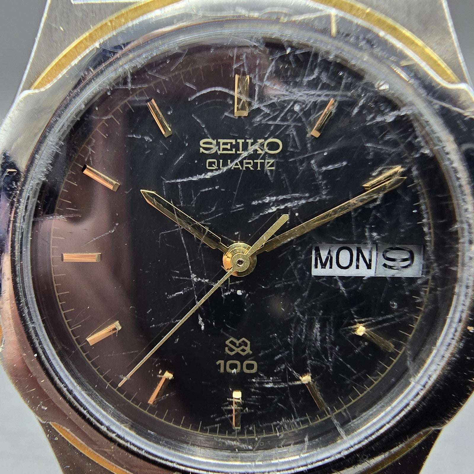 Seiko SQ Watch Men 34mm Black Dial Two Tone Daydate Round 8123-6349 PARTS2