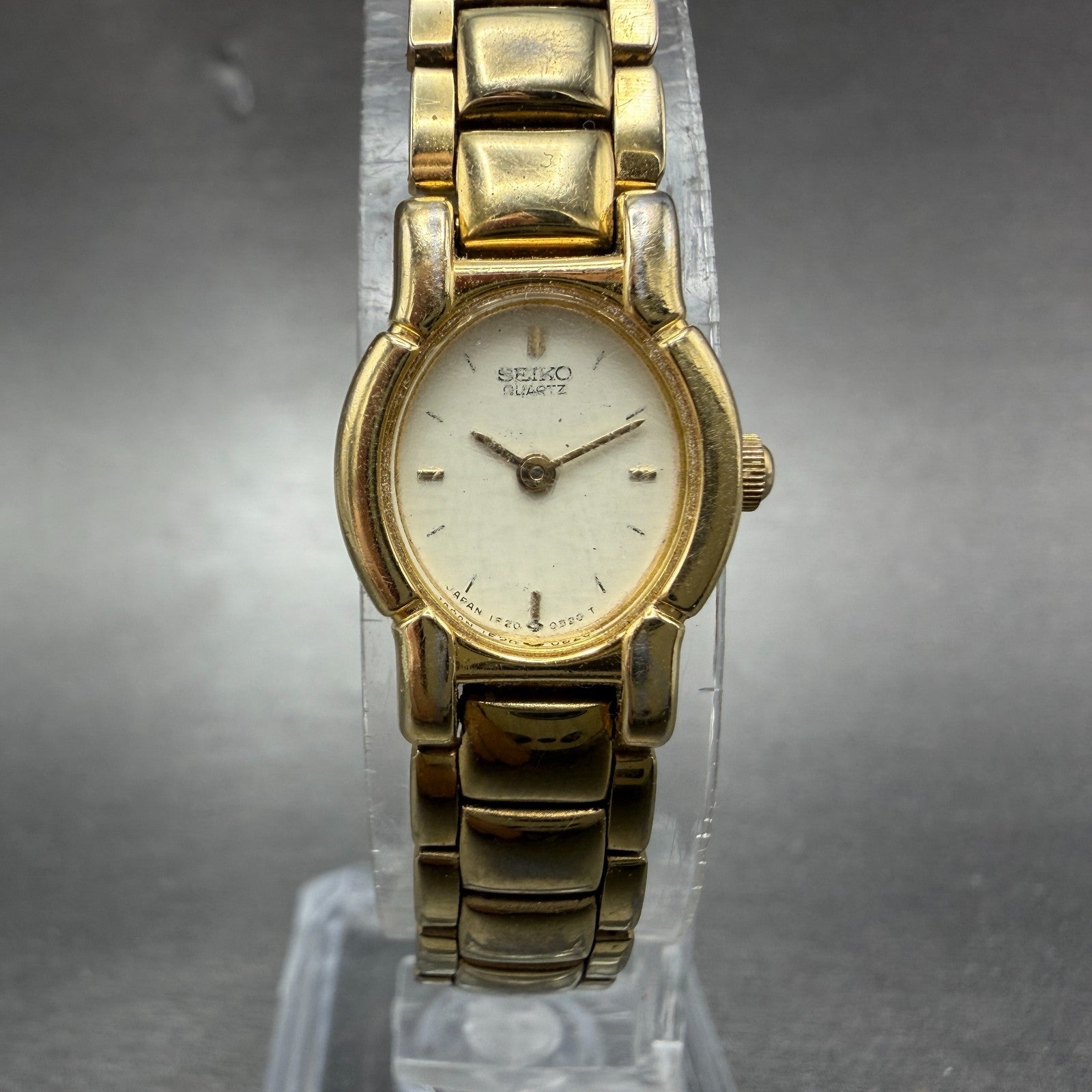Seiko Watch Women 15mm Cream Dial Gold Tone Round Vinatge 1F20-5A79 New Battery0