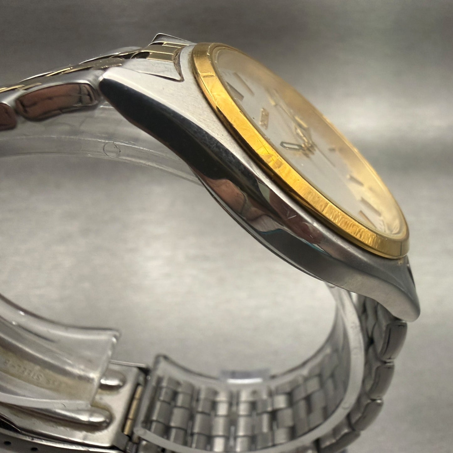 Seiko Watch Men 37mm Silver Dial Two Tone Daydate Round 7N43-9048 New Battery Ad3