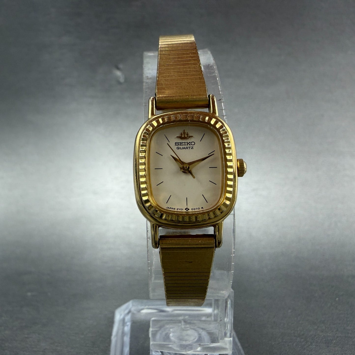 Seiko Watch Women 17mm Champagne Dial Gold Tone Rectangle 2Y01-5A60 New Battery5