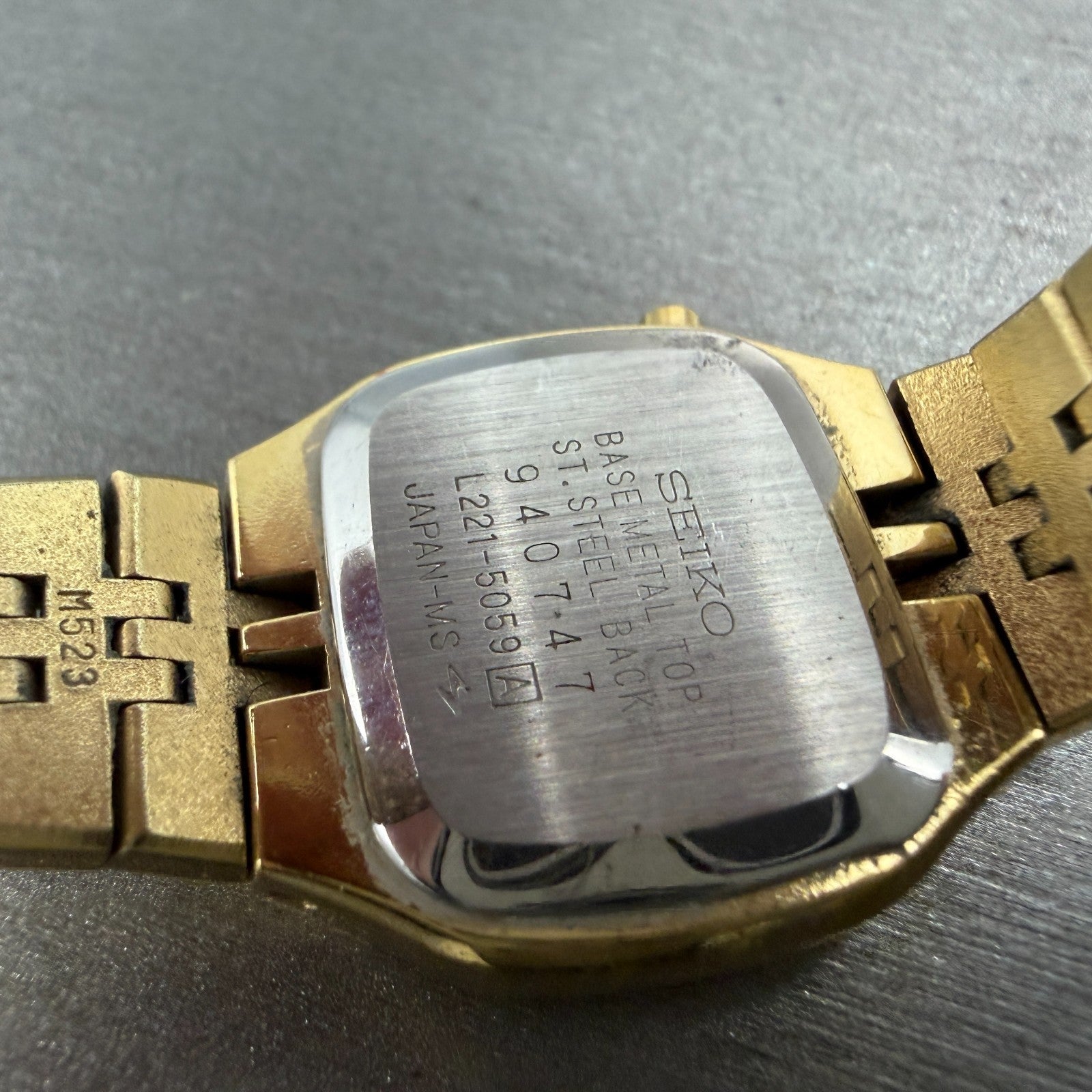 Seiko Digital Watch Women 23mm Champagne Dial Gold Tone L221-5059 New Battery9