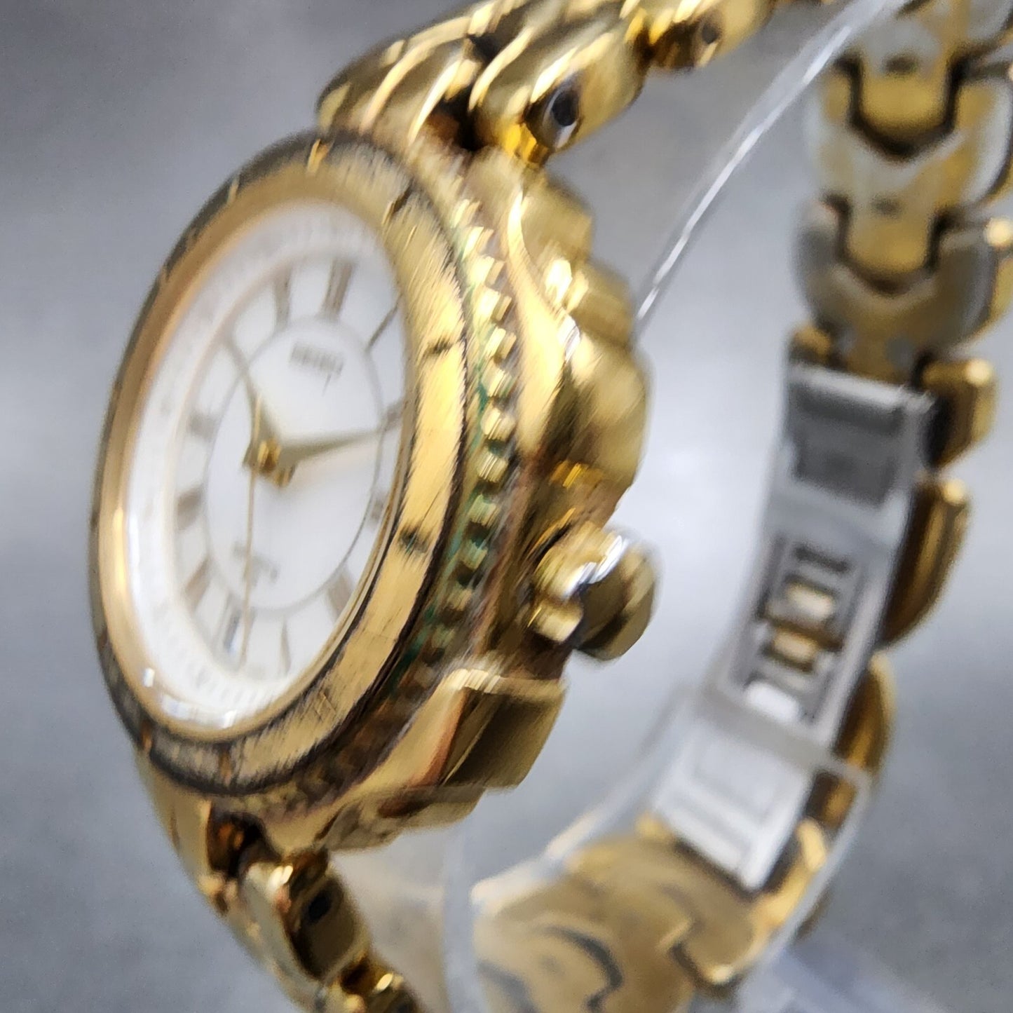 Seiko Sports 50 Watch Women 27mm MOP Dial Gold Tone Date 7n820479 New Battery2