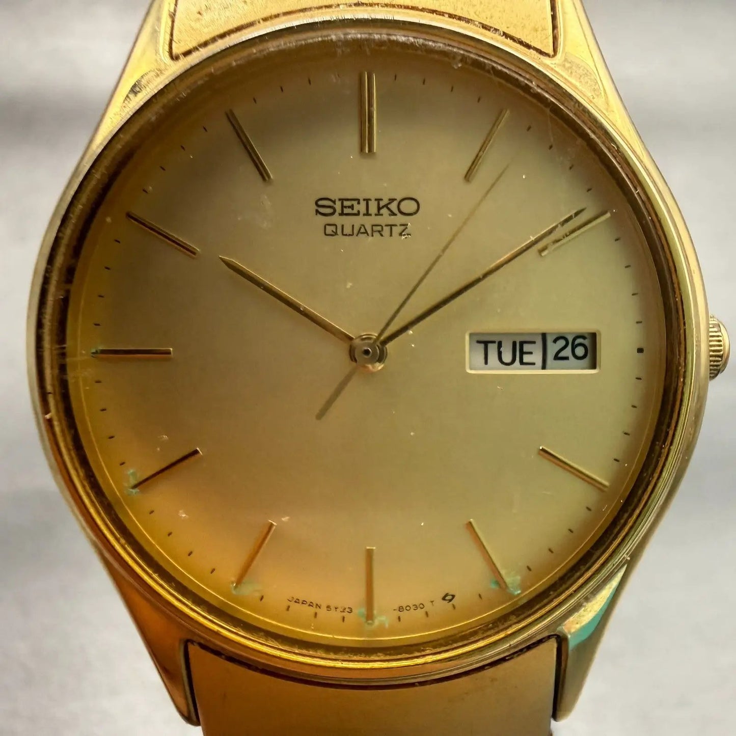 Seiko Watch Men 34mm Champagne Dial Gold Tone Daydate Round 5Y23-8039 New Batt1