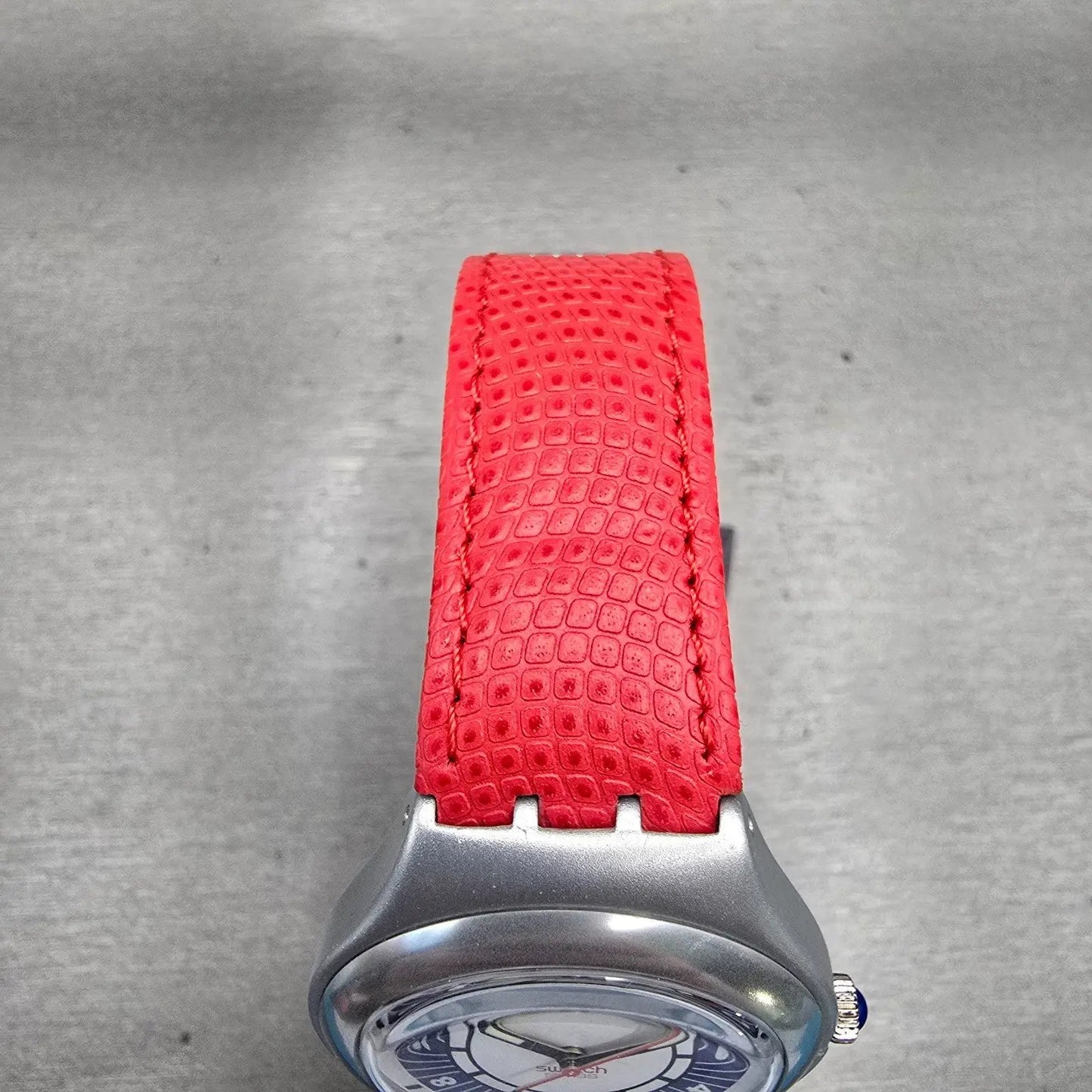 Swatch Irony BIG PREPPIE Watch Men White Dial Silver Tone Round YGS1001 New Batt4