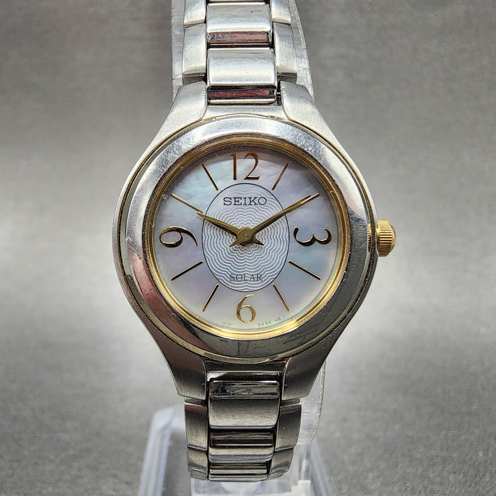 Seiko Solar Watch Women 25mm MOP Dial Two Tone Round V1100AJ0 Runs0