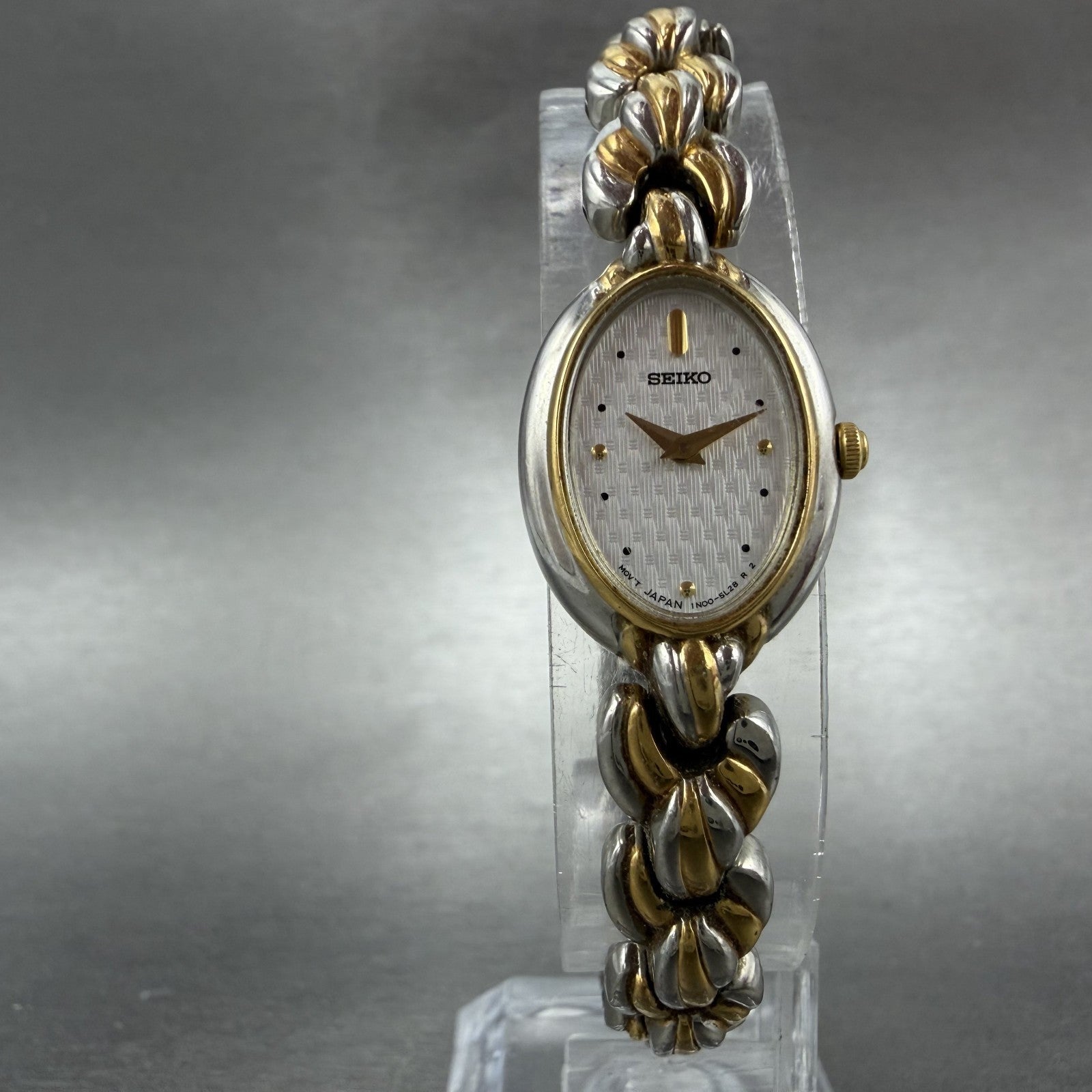 Seiko Watch Women 17mm Silver Dial Two Tone Oval 1N00-6R80 New Battery5