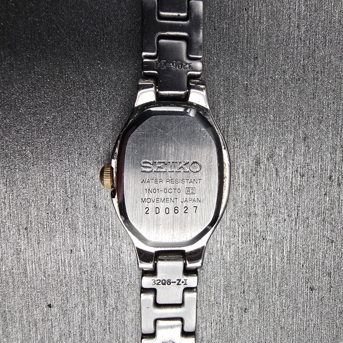 Seiko Watch Women 17mm Blue Dial Two Tone Oval 1N01-0CT0 New Battery Vintage JP10