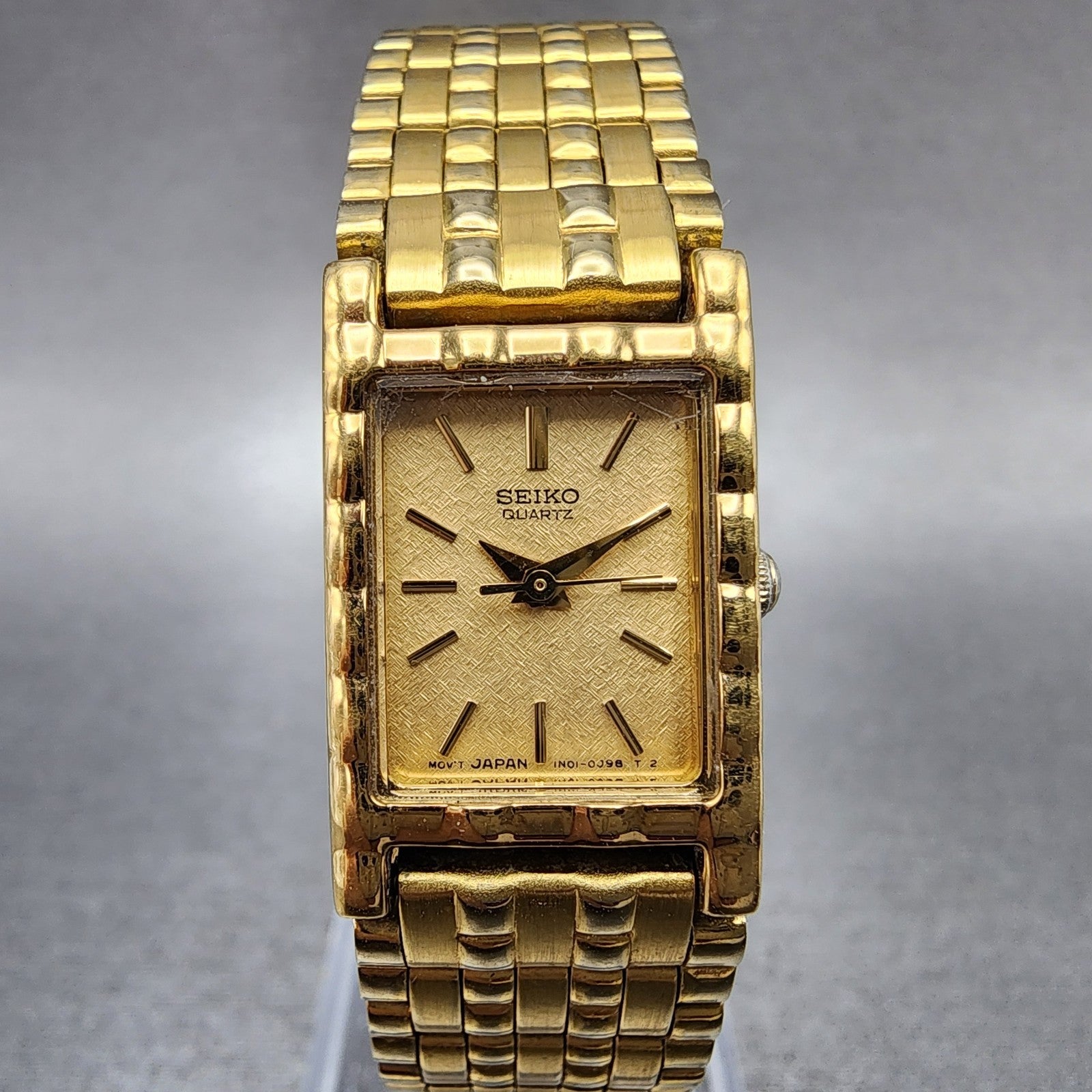 Seiko Tank Watch Women 16mm Gold Dial Gold Tone Rectangle 1N015A69 New Battery0