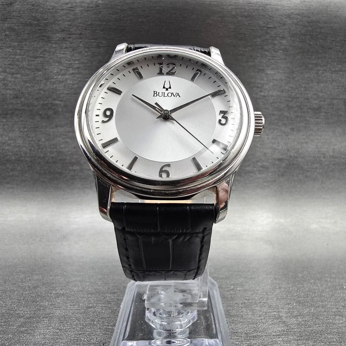 Bulova Watch Men 38mm Silver Dial Silver Tone Round 96A28 New Battery5