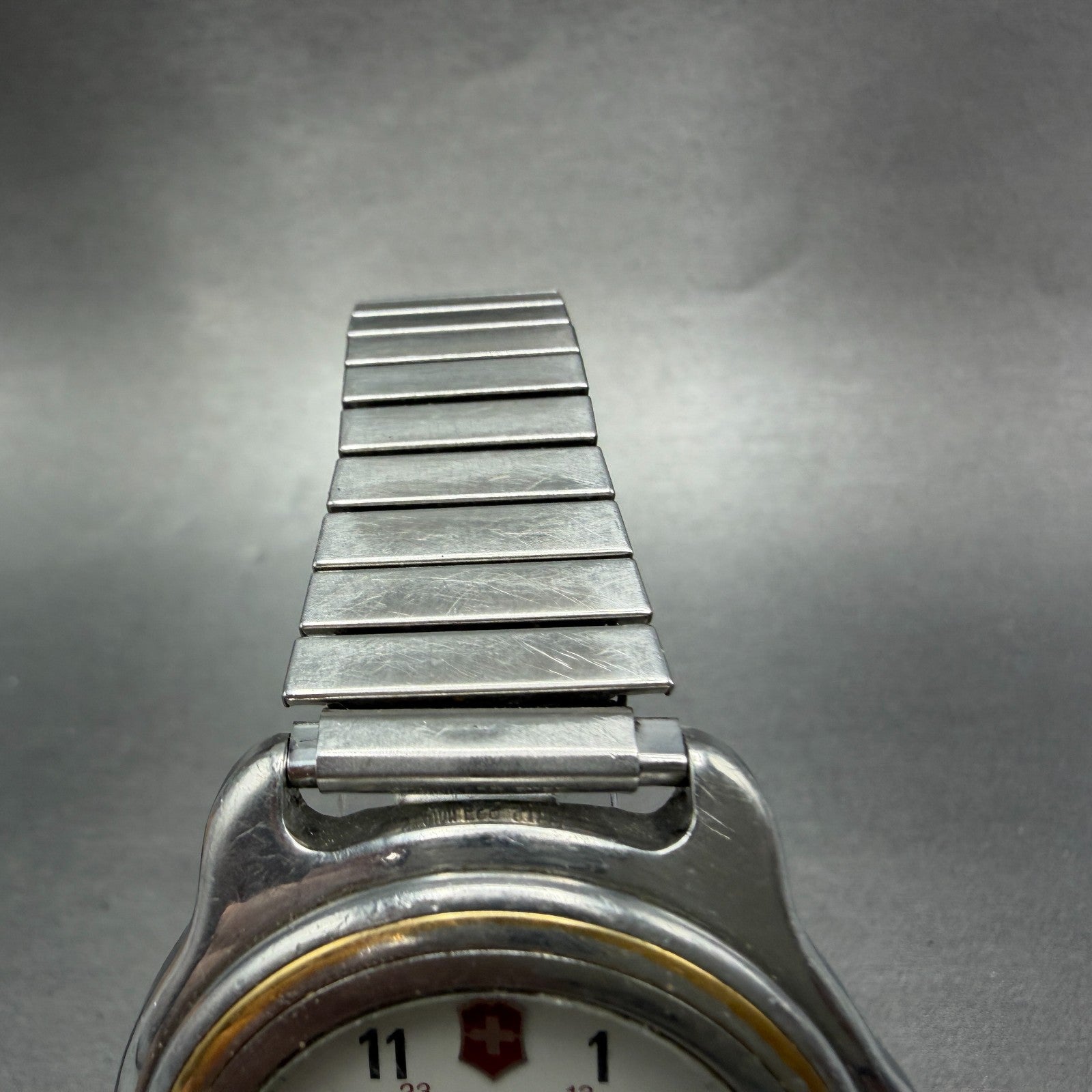 Swiss Army Victorinox Watch Men 39mm White Dial Two Tone Date Round PARTS VTG5