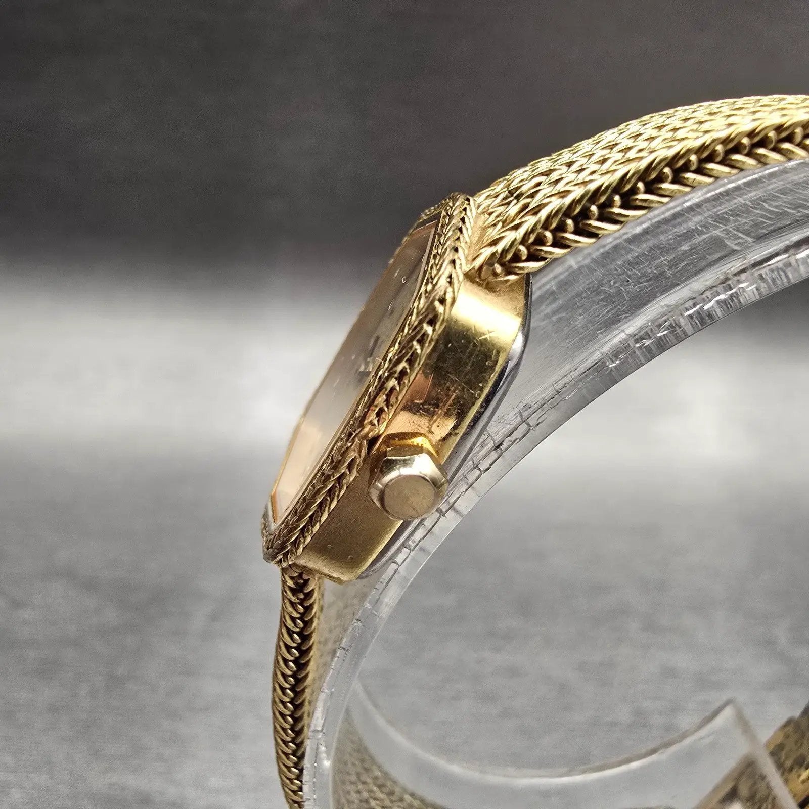 Bulova Watch Women 17mm Gold Dial Gold Tone Hexagon 92K40 New Battery2